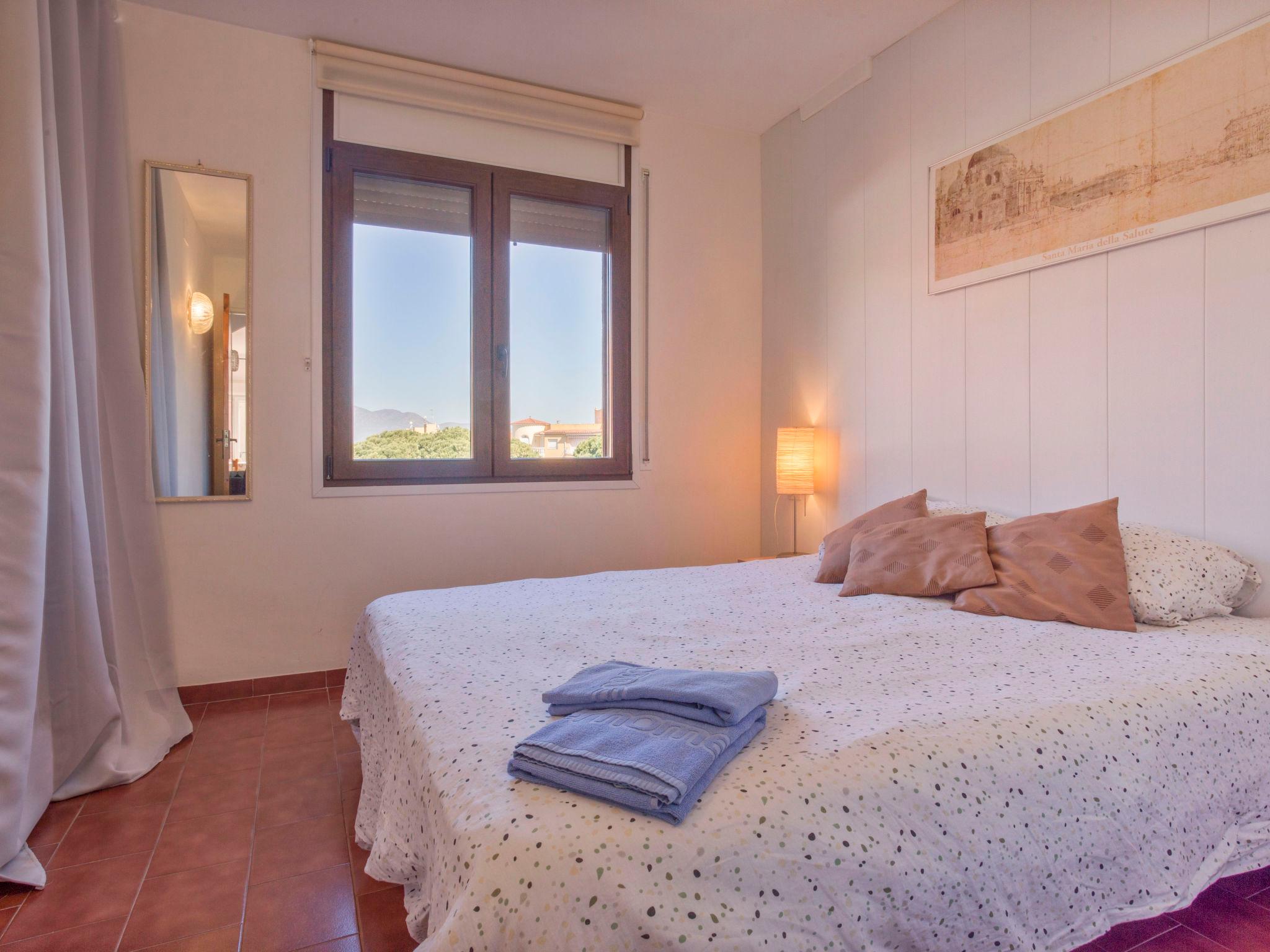 Photo 5 - 1 bedroom Apartment in Castelló d'Empúries with terrace and sea view
