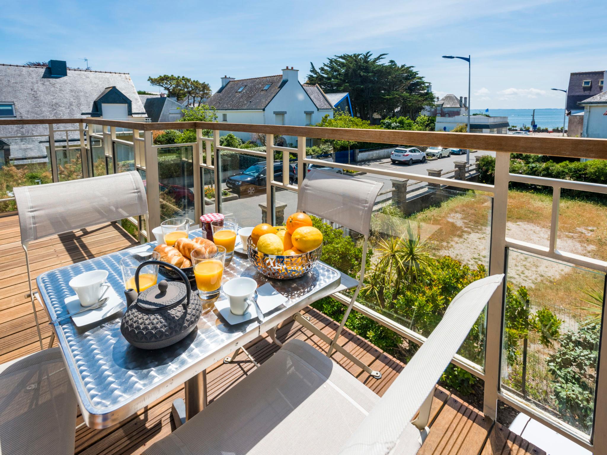 Photo 2 - 4 bedroom Apartment in Quiberon with garden and terrace