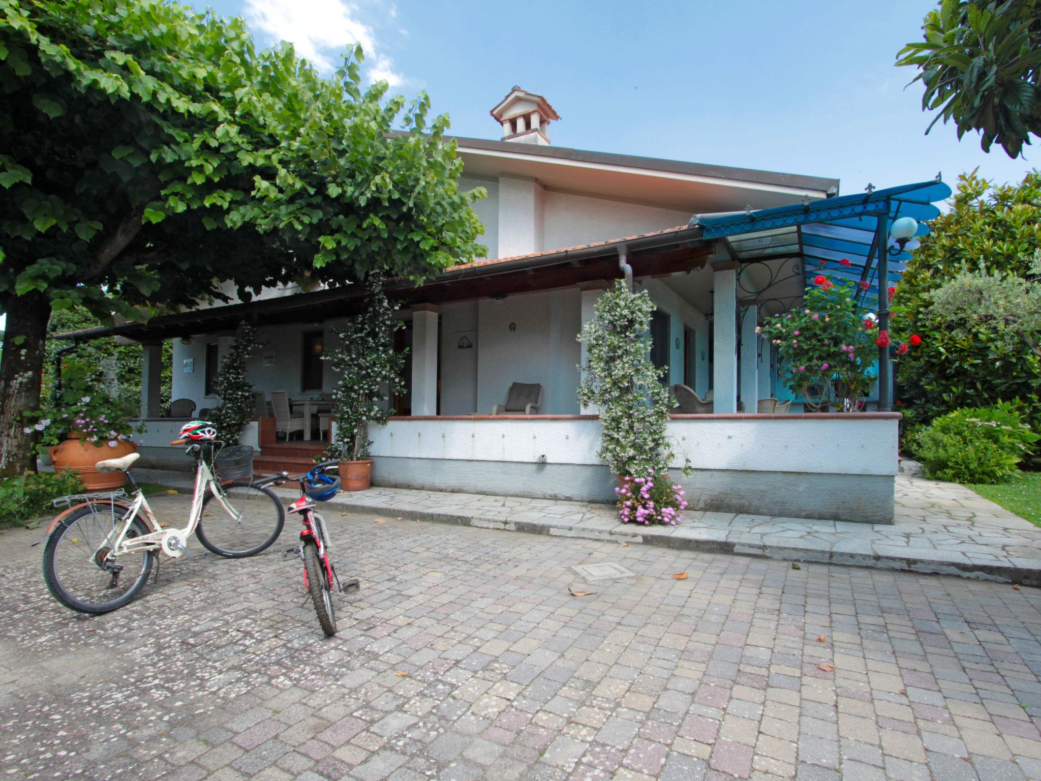 Photo 21 - Maison de 5 chambres à Forte dei Marmi avec jardin et vues à la mer