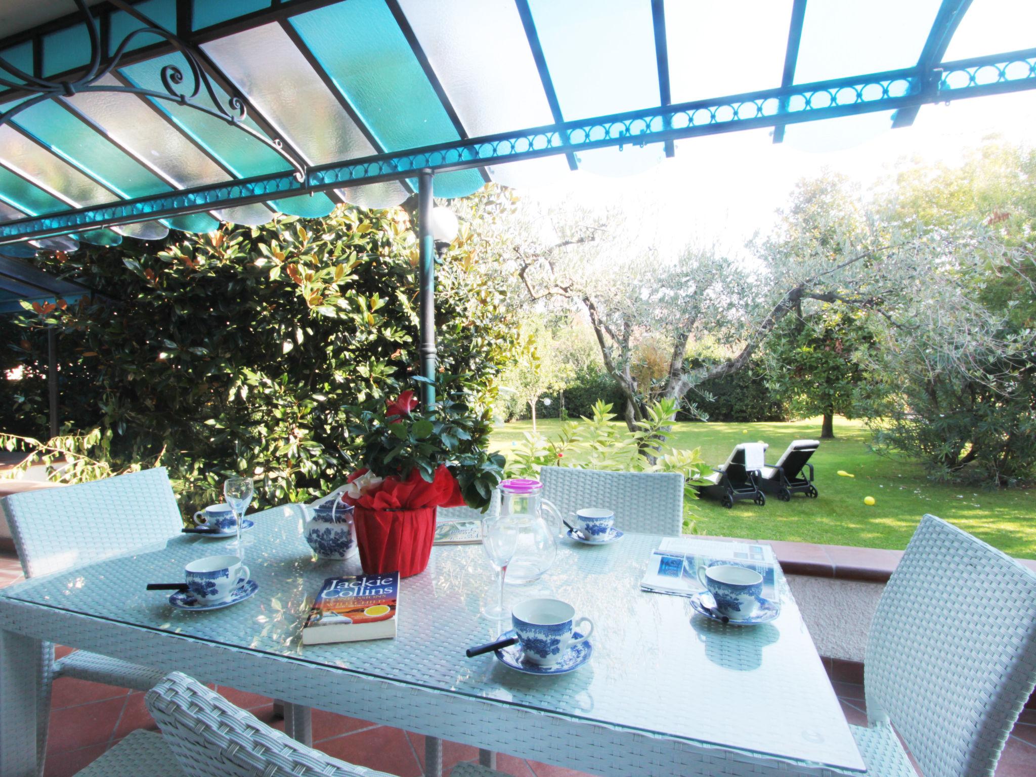 Foto 25 - Casa con 5 camere da letto a Forte dei Marmi con giardino e vasca idromassaggio