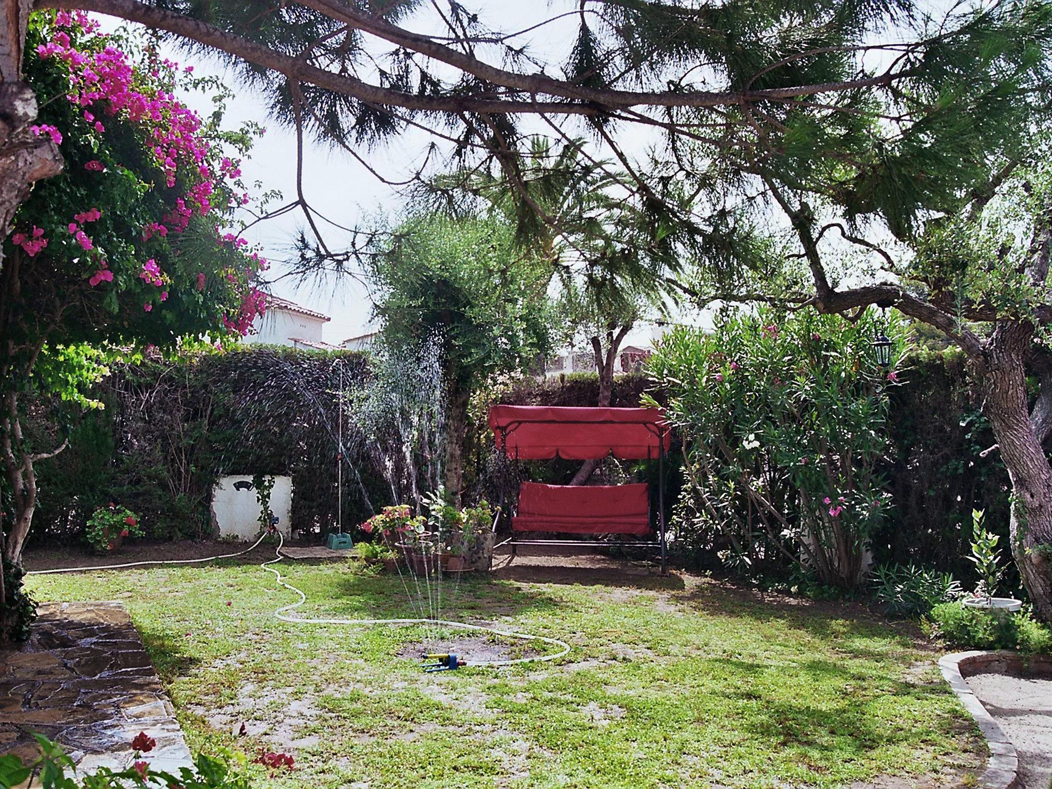 Photo 9 - 4 bedroom House in Cambrils with garden and sea view