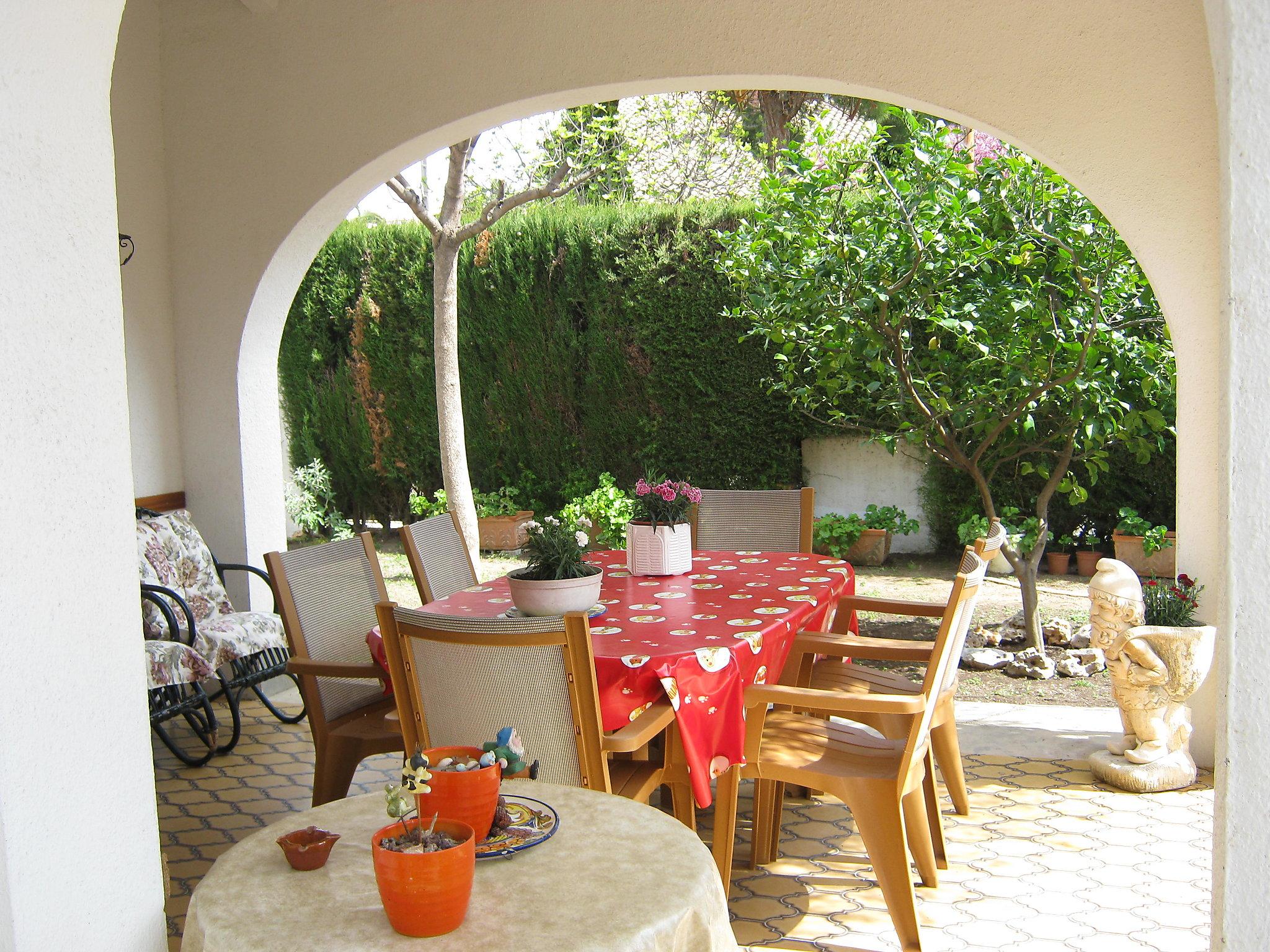 Photo 2 - 4 bedroom House in Cambrils with garden and terrace