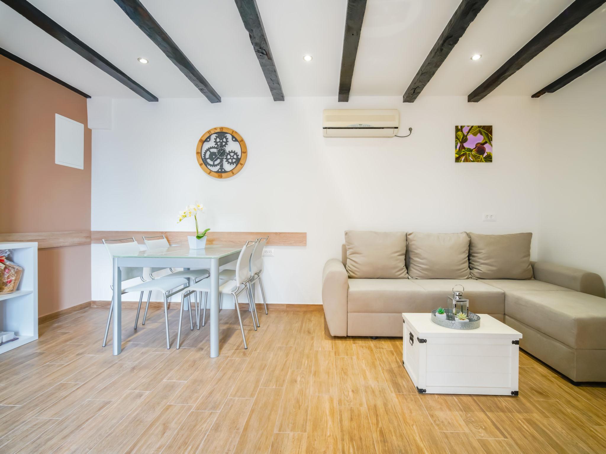 Foto 9 - Appartamento con 1 camera da letto a Lovran con terrazza