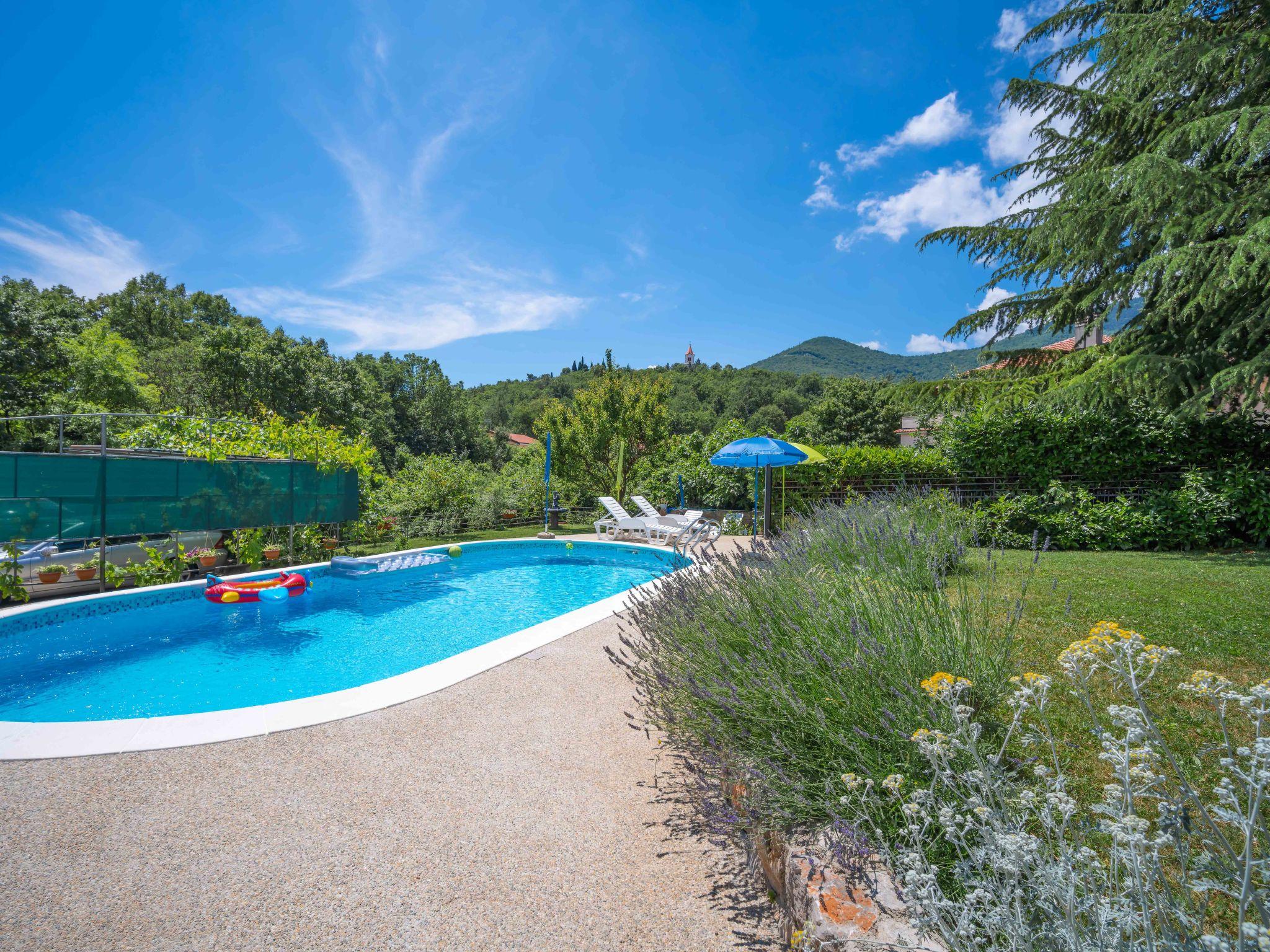 Foto 30 - Casa con 4 camere da letto a Matulji con piscina privata e terrazza