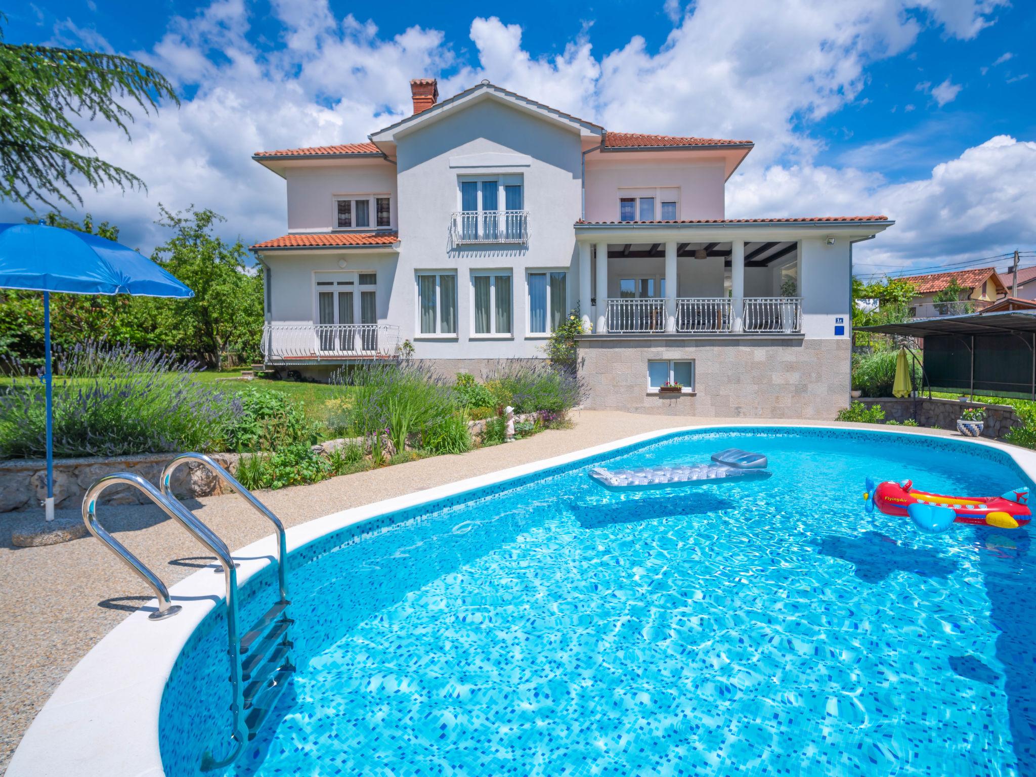 Photo 1 - Maison de 4 chambres à Matulji avec piscine privée et terrasse