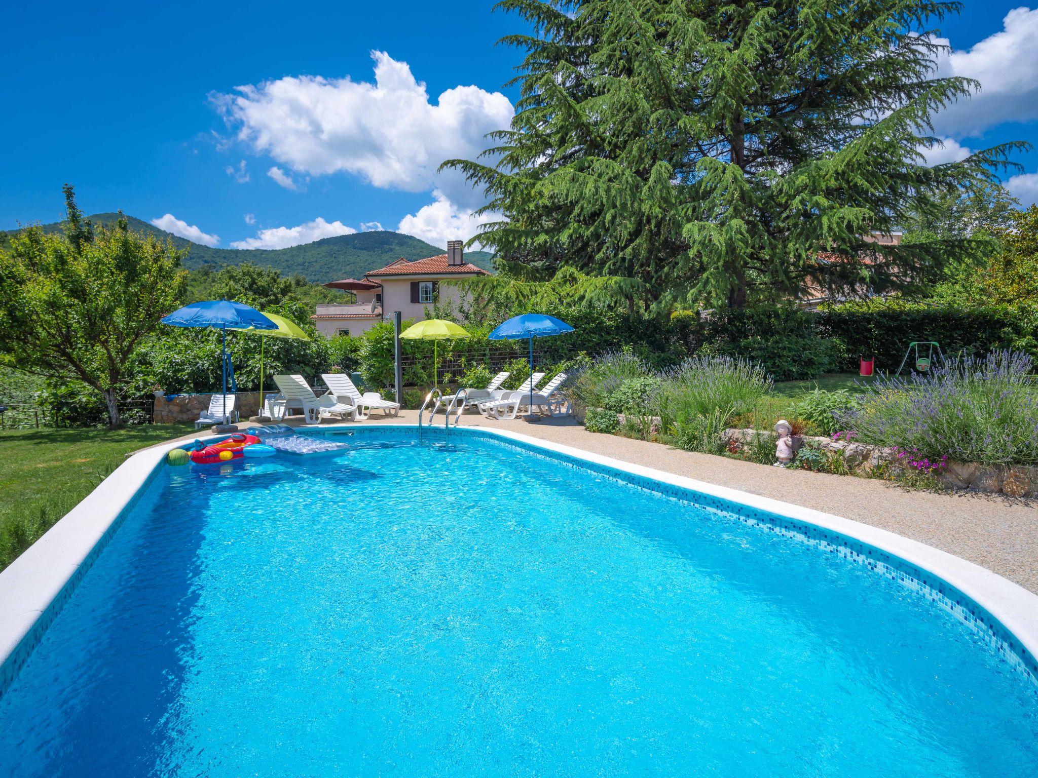 Photo 3 - Maison de 4 chambres à Matulji avec piscine privée et jardin