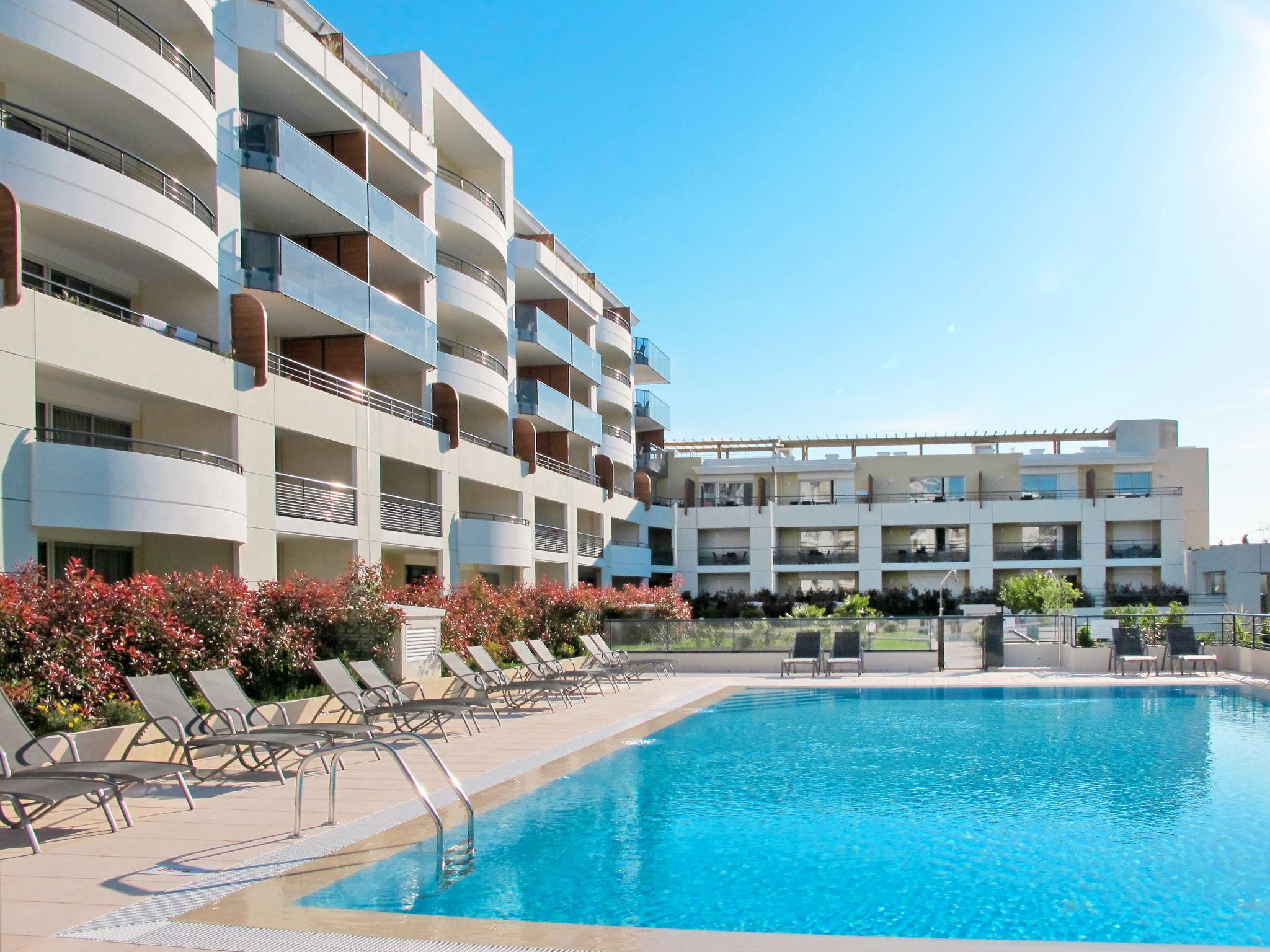 Foto 1 - Apartamento de 2 quartos em Cagnes-sur-Mer com piscina e jardim