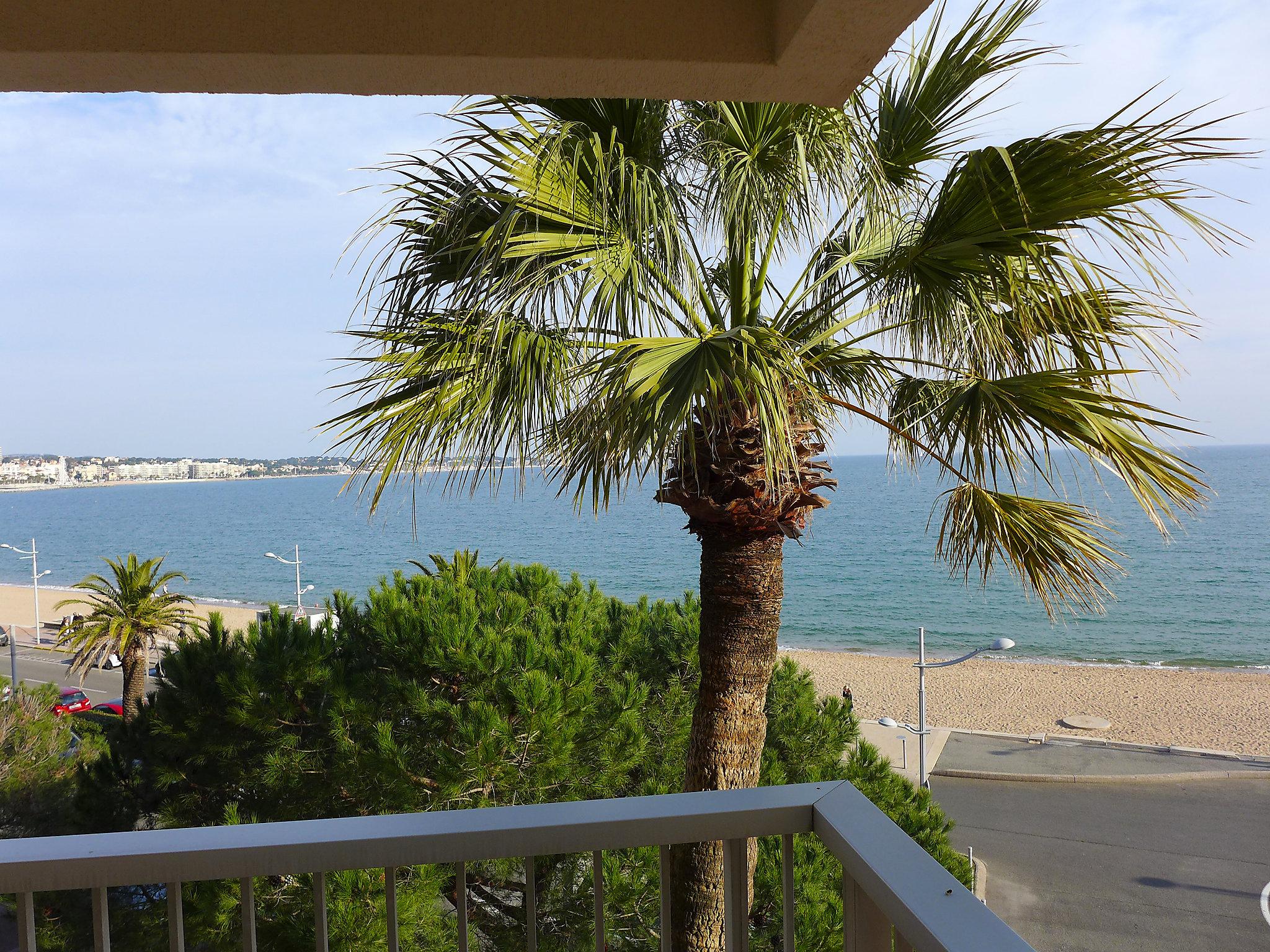 Foto 1 - Appartamento con 1 camera da letto a Fréjus con terrazza e vista mare