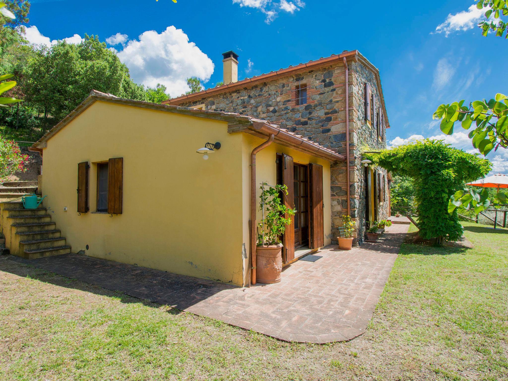 Foto 3 - Casa con 3 camere da letto a Riparbella con giardino e terrazza