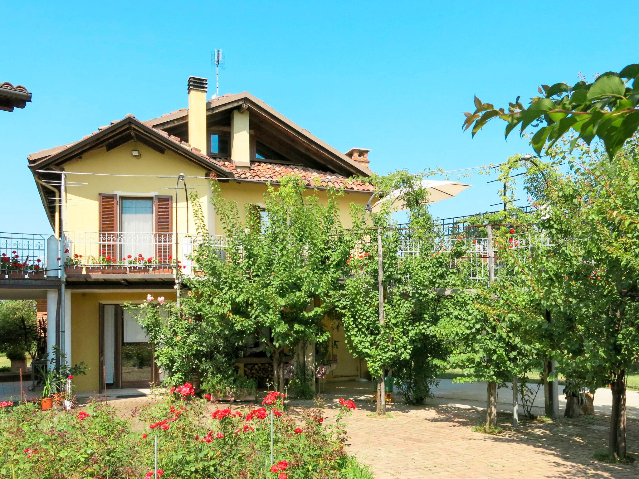 Foto 16 - Apartamento de 2 quartos em Cortiglione com jardim e terraço
