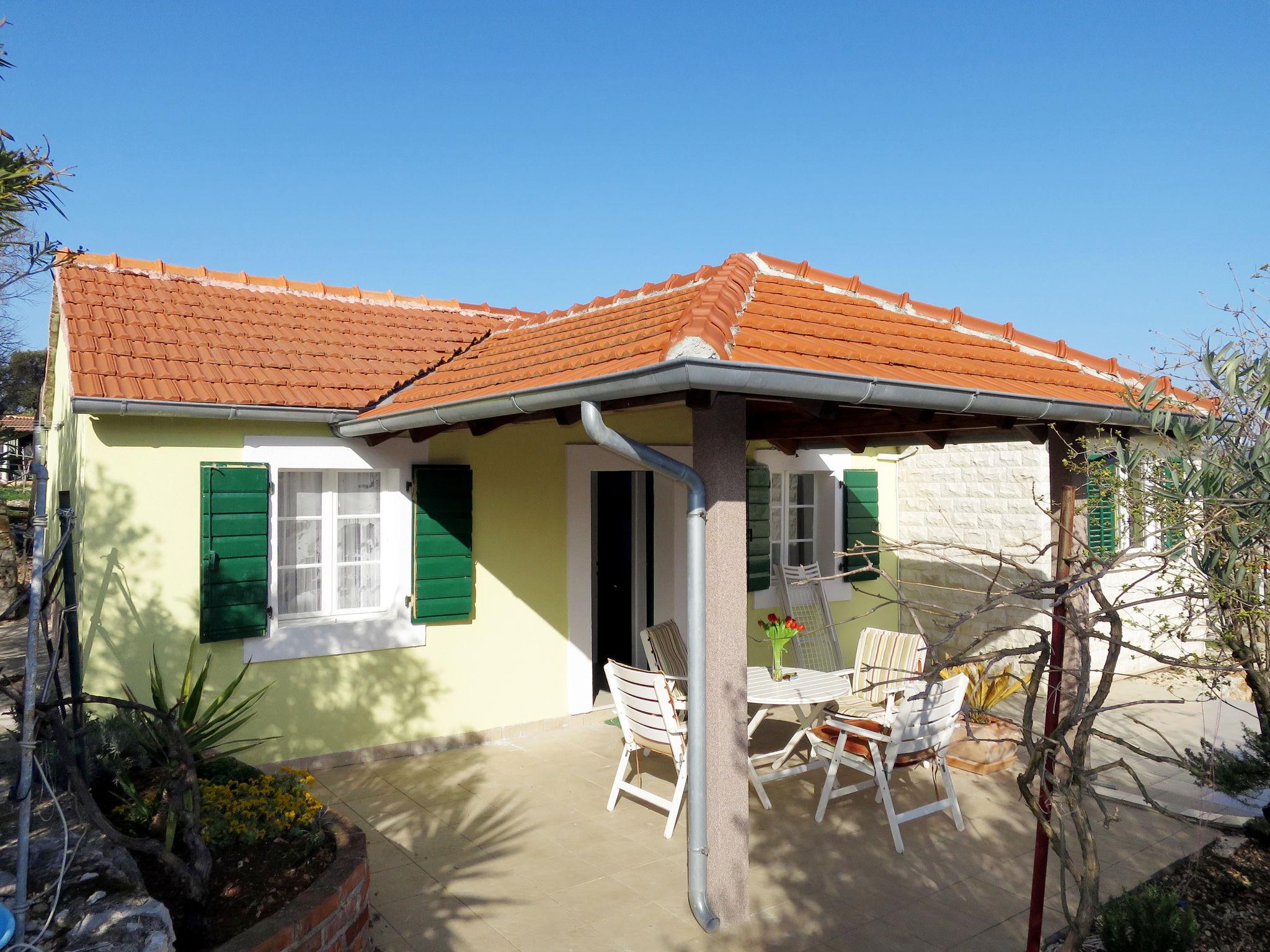 Photo 2 - Maison de 2 chambres à Rogoznica avec piscine et jardin