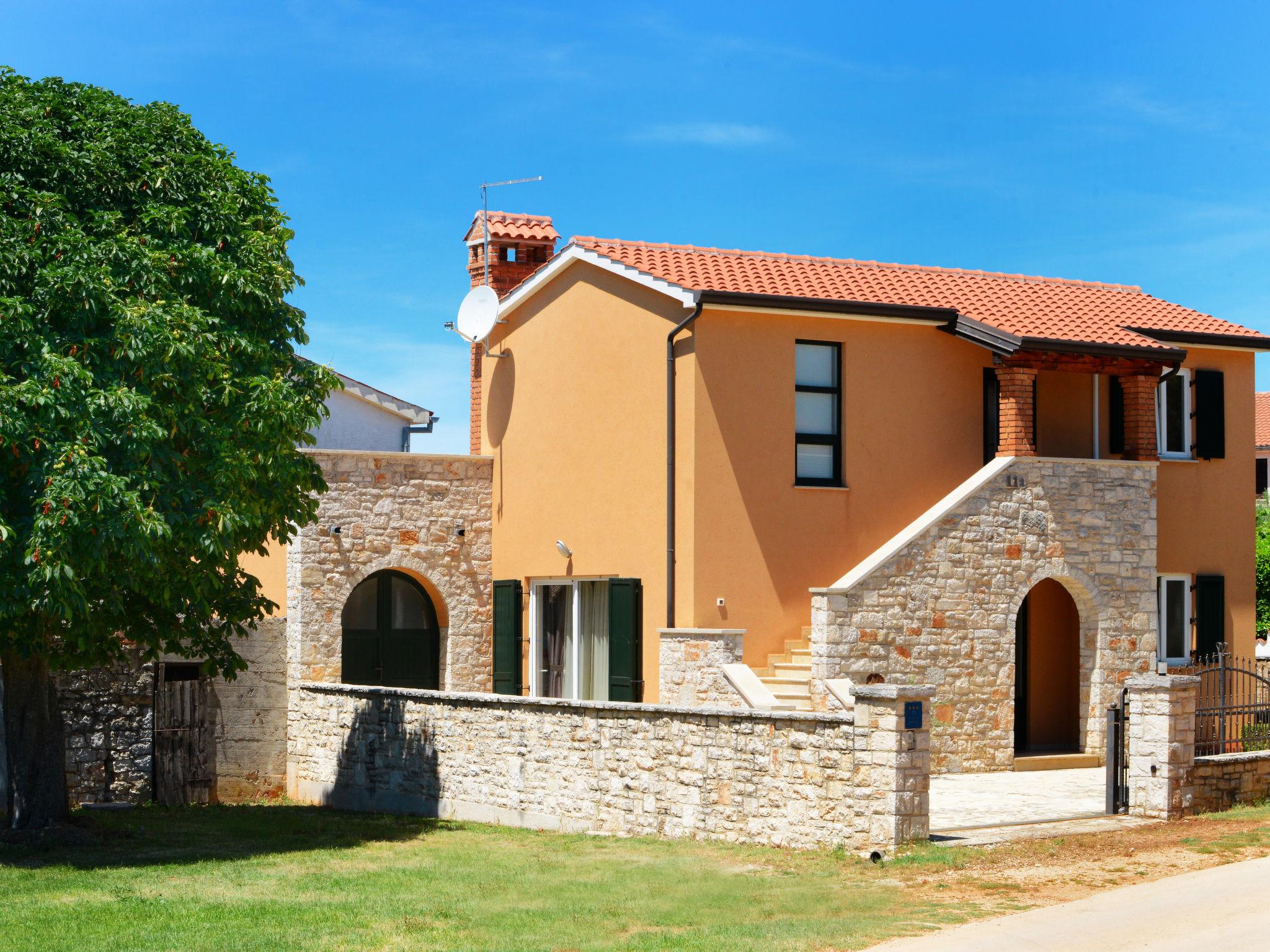 Foto 20 - Haus mit 2 Schlafzimmern in Kaštelir-Labinci mit terrasse und blick aufs meer