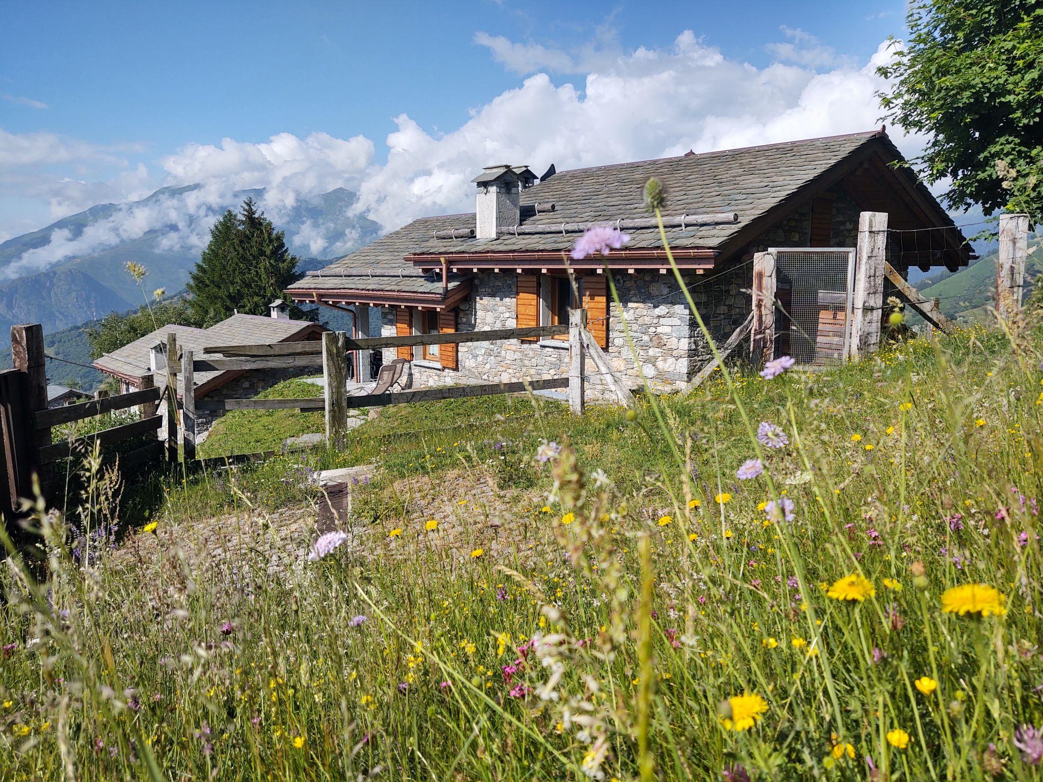 Foto 3 - Casa de 2 quartos em Peglio com jardim e terraço