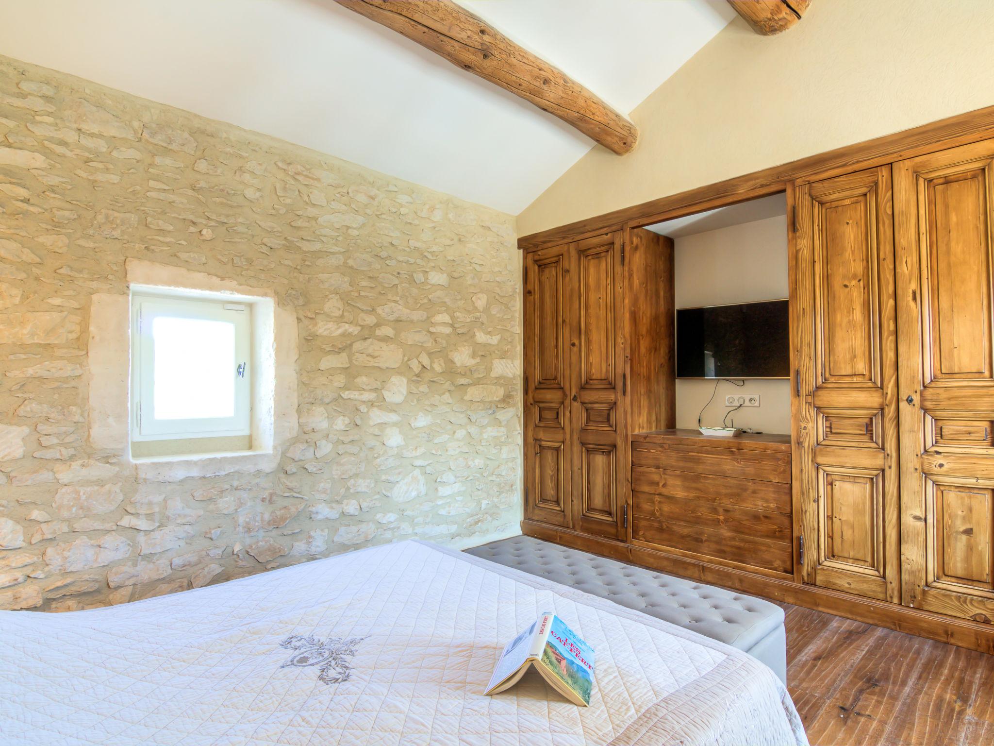 Photo 18 - 4 bedroom House in Saint-Rémy-de-Provence with private pool and terrace