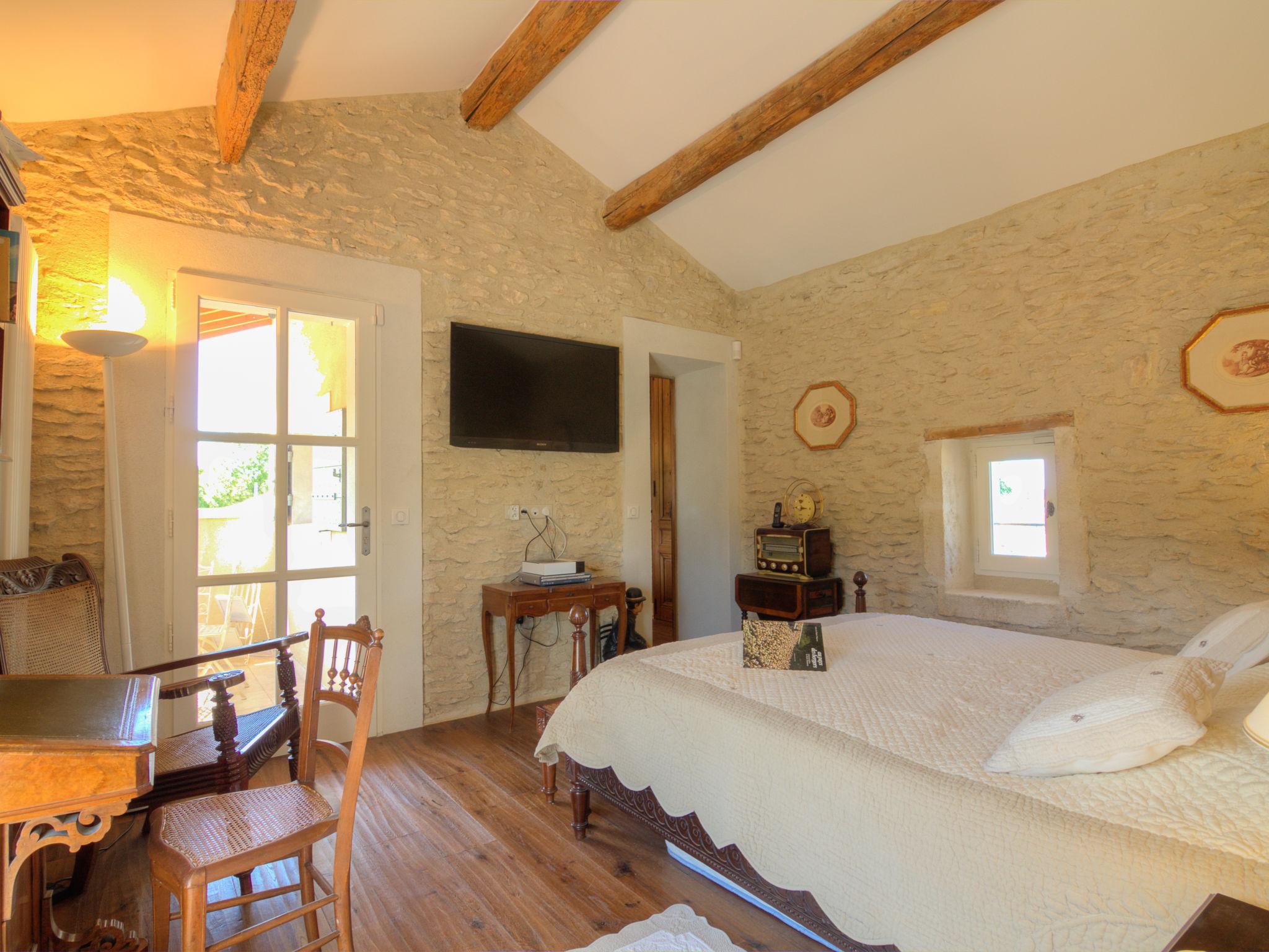 Foto 20 - Haus mit 4 Schlafzimmern in Saint-Rémy-de-Provence mit privater pool und terrasse