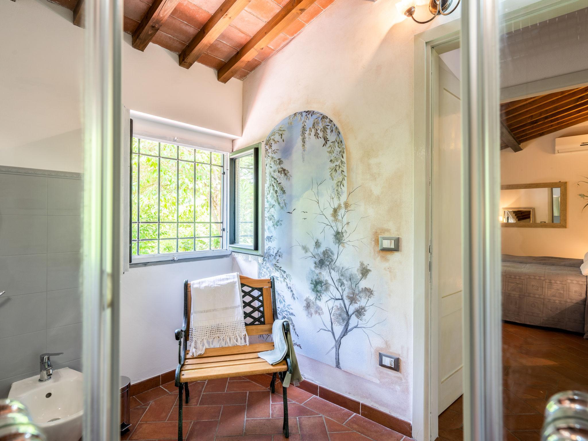 Photo 14 - 5 bedroom House in Montevarchi with private pool and garden