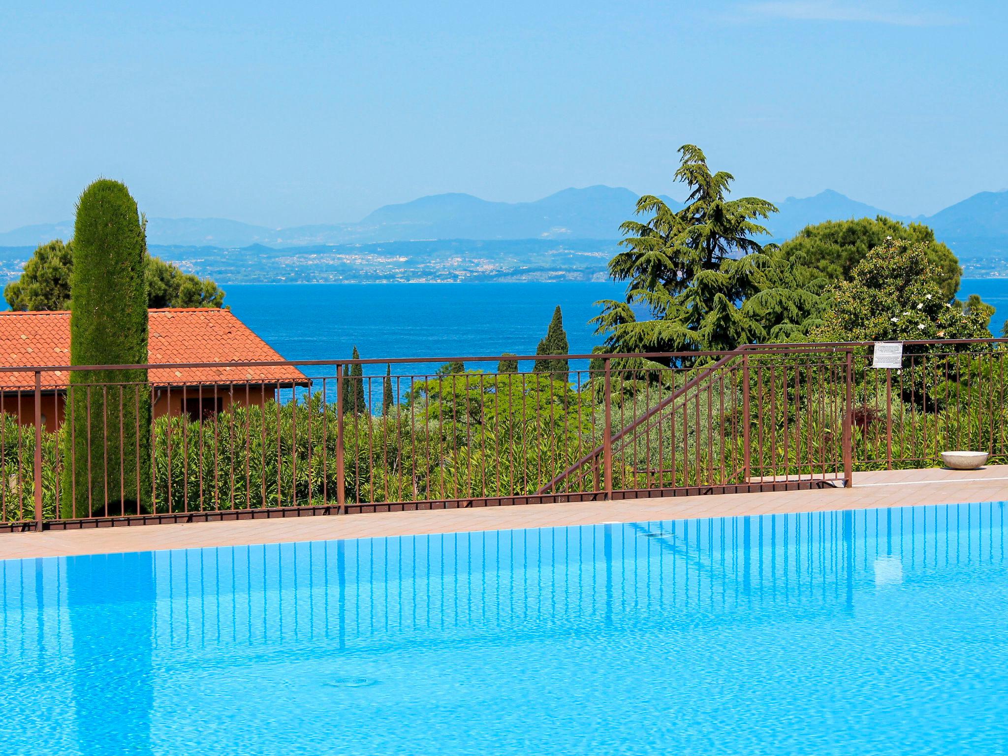 Foto 2 - Haus mit 3 Schlafzimmern in Lazise mit schwimmbad und blick auf die berge