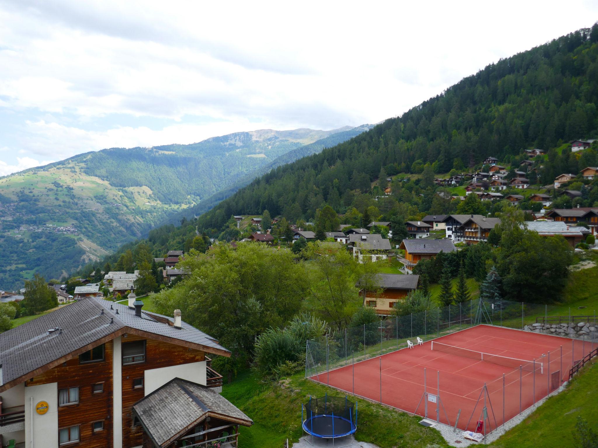 Foto 3 - Apartamento en Nendaz con piscina y sauna