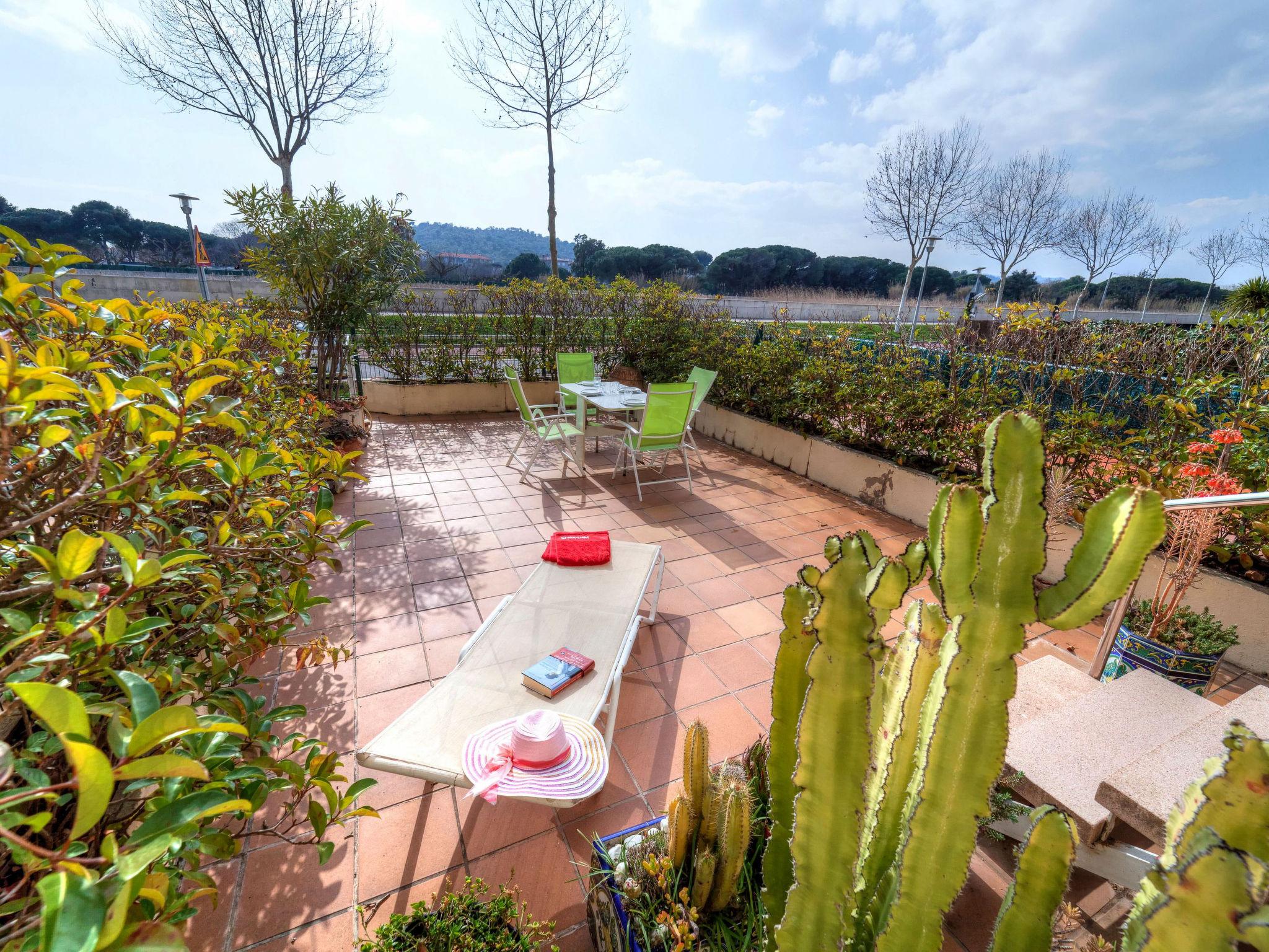 Photo 8 - Appartement de 2 chambres à Castell-Platja d'Aro avec jardin et vues à la mer