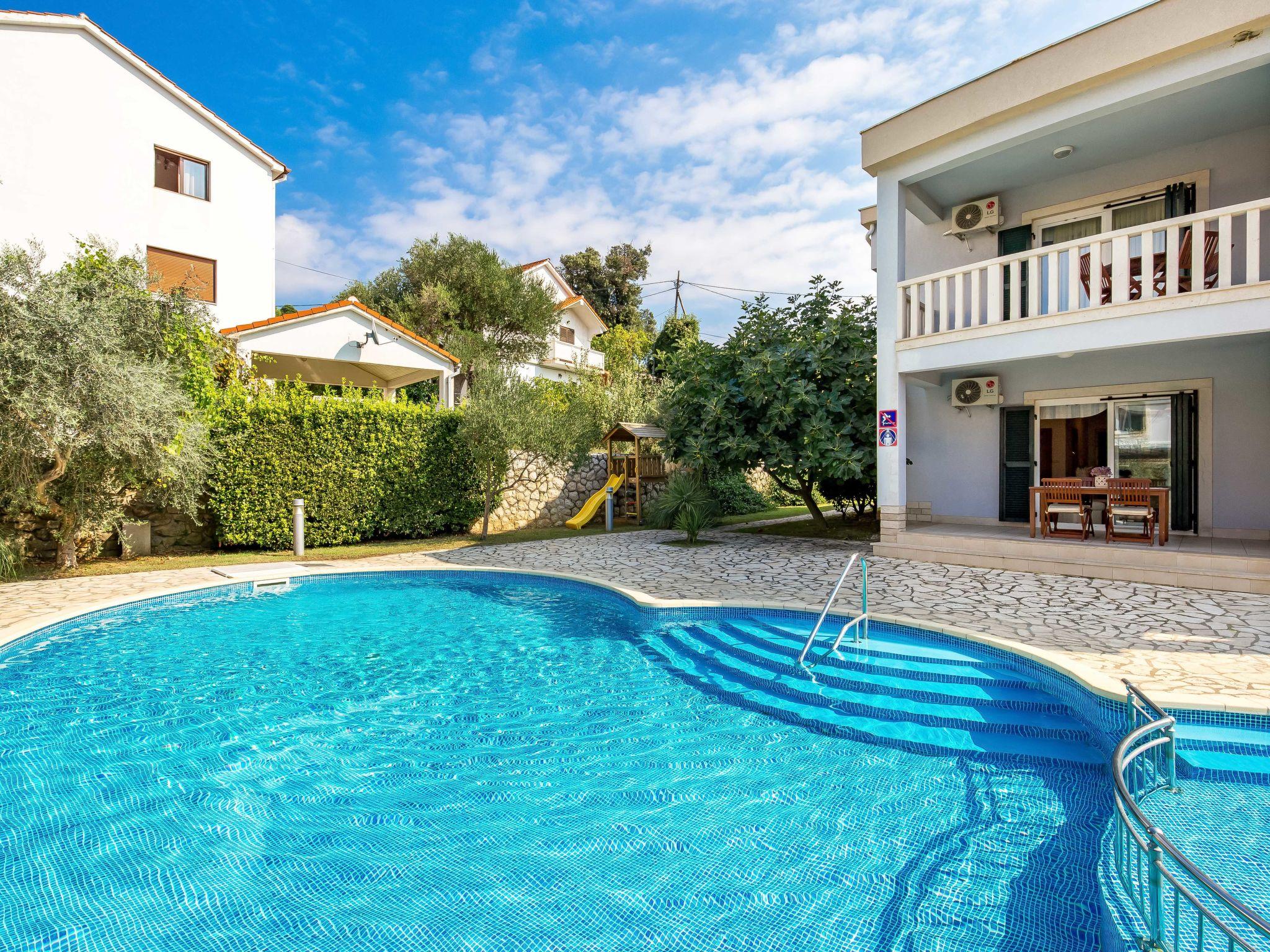 Photo 7 - Appartement de 1 chambre à Rab avec piscine et jardin