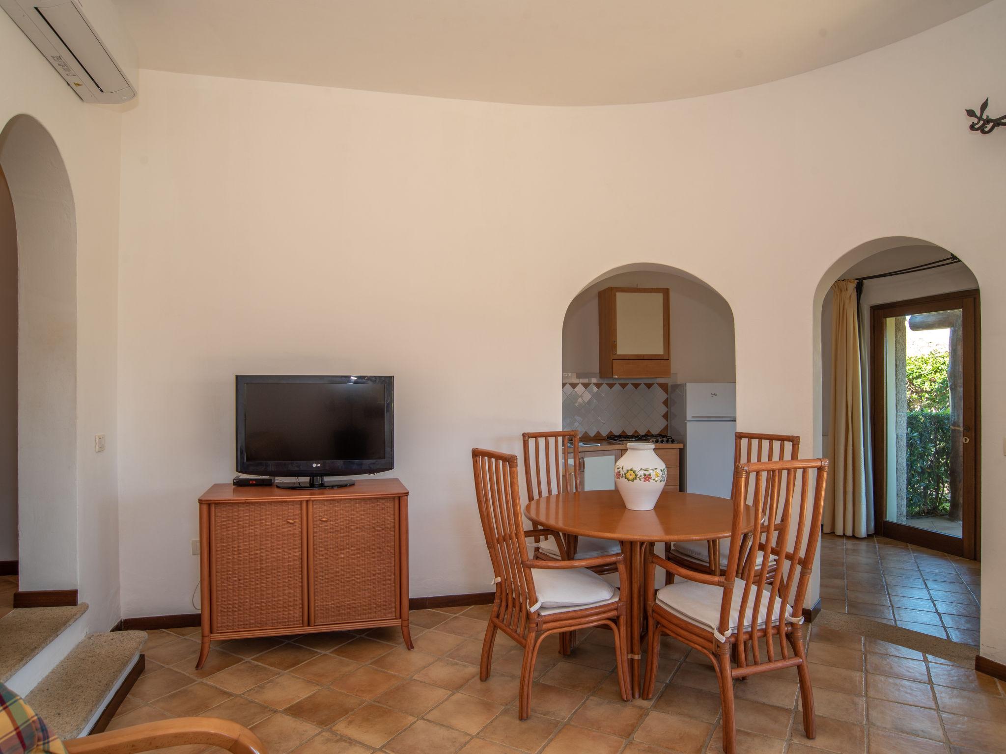 Photo 8 - 1 bedroom House in Loiri Porto San Paolo with swimming pool and garden