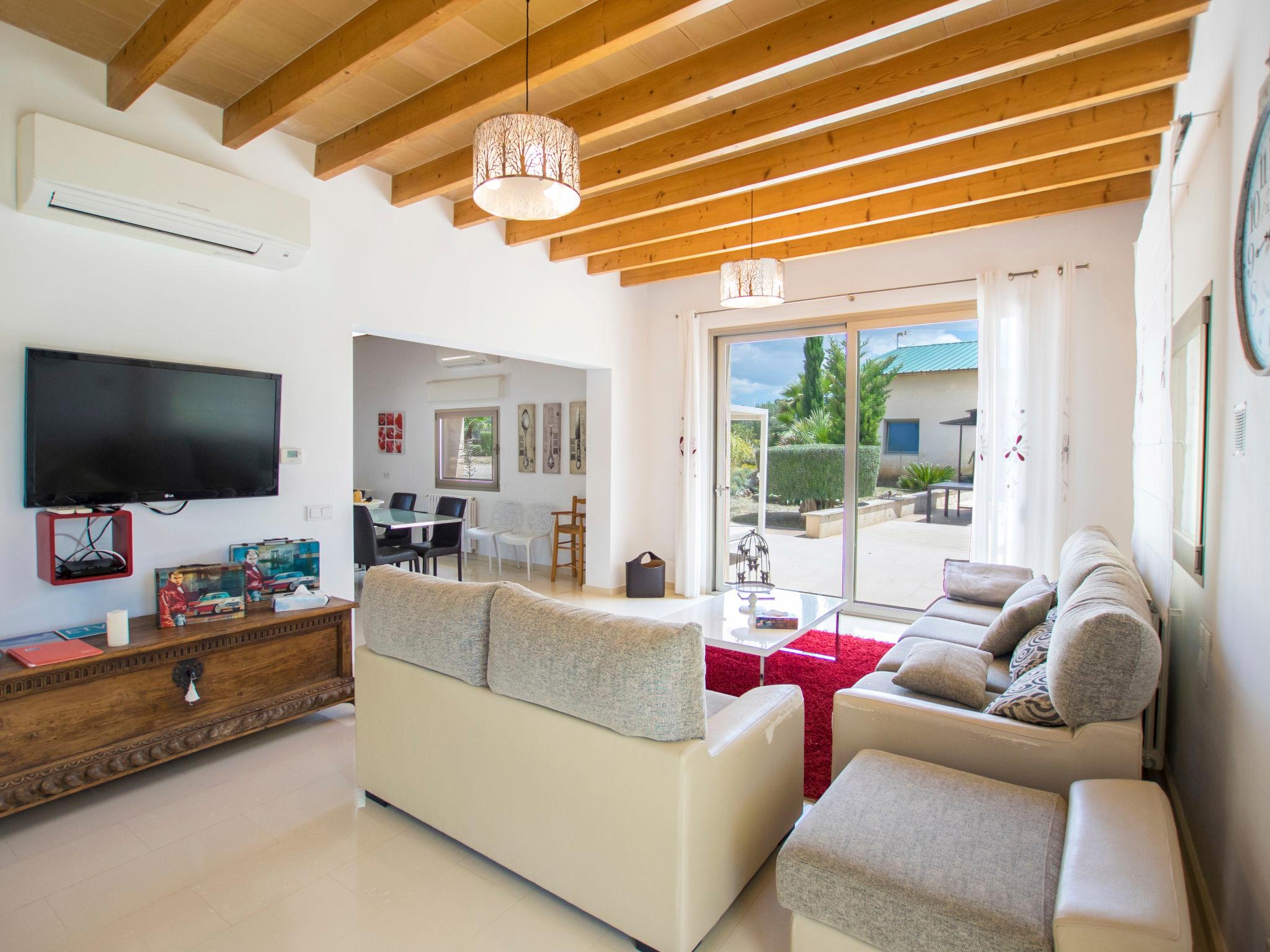 Photo 5 - 4 bedroom House in Maria de la Salut with private pool and garden