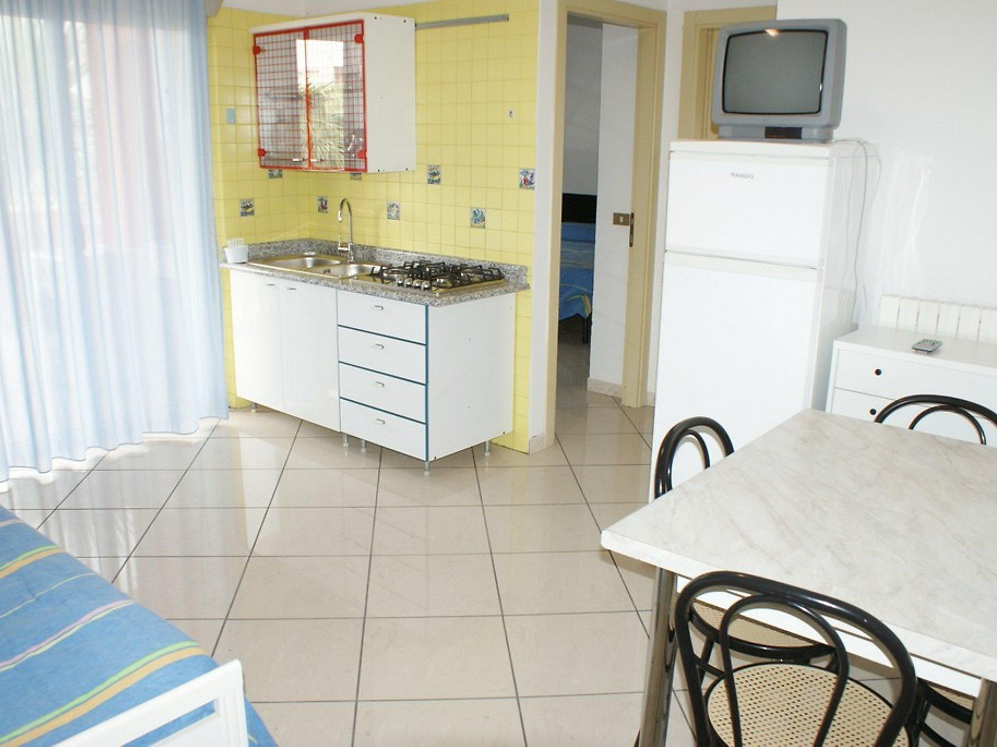 Foto 8 - Apartamento de 1 quarto em San Benedetto del Tronto