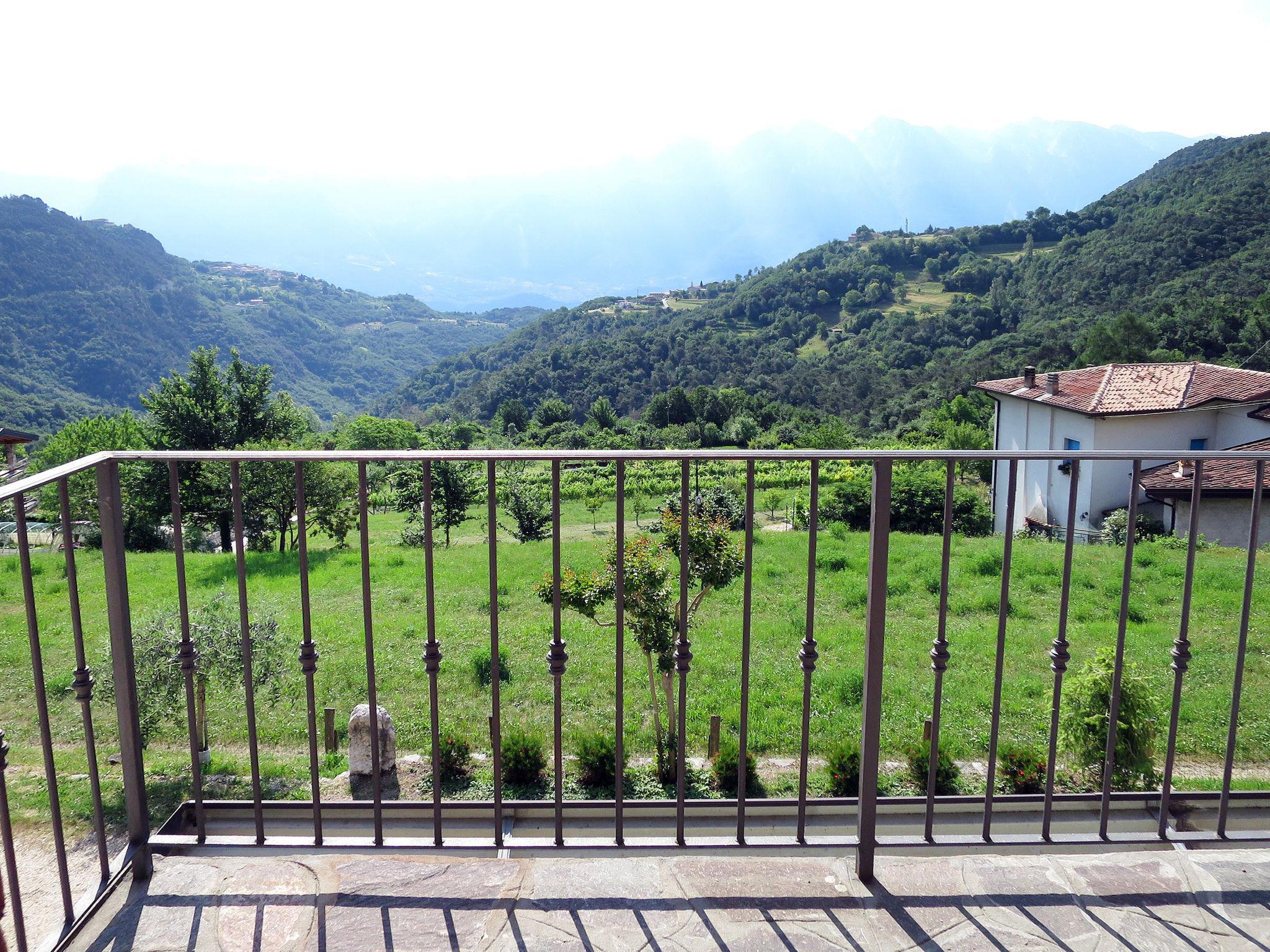 Photo 8 - Apartment in Tremosine sul Garda with swimming pool and mountain view