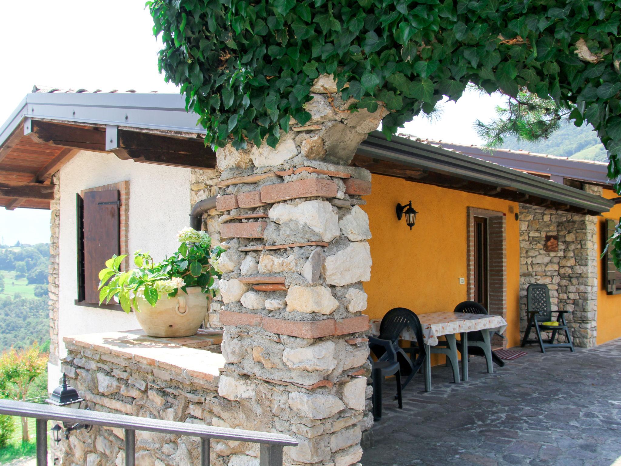 Photo 7 - Appartement en Tremosine sul Garda avec piscine et vues sur la montagne