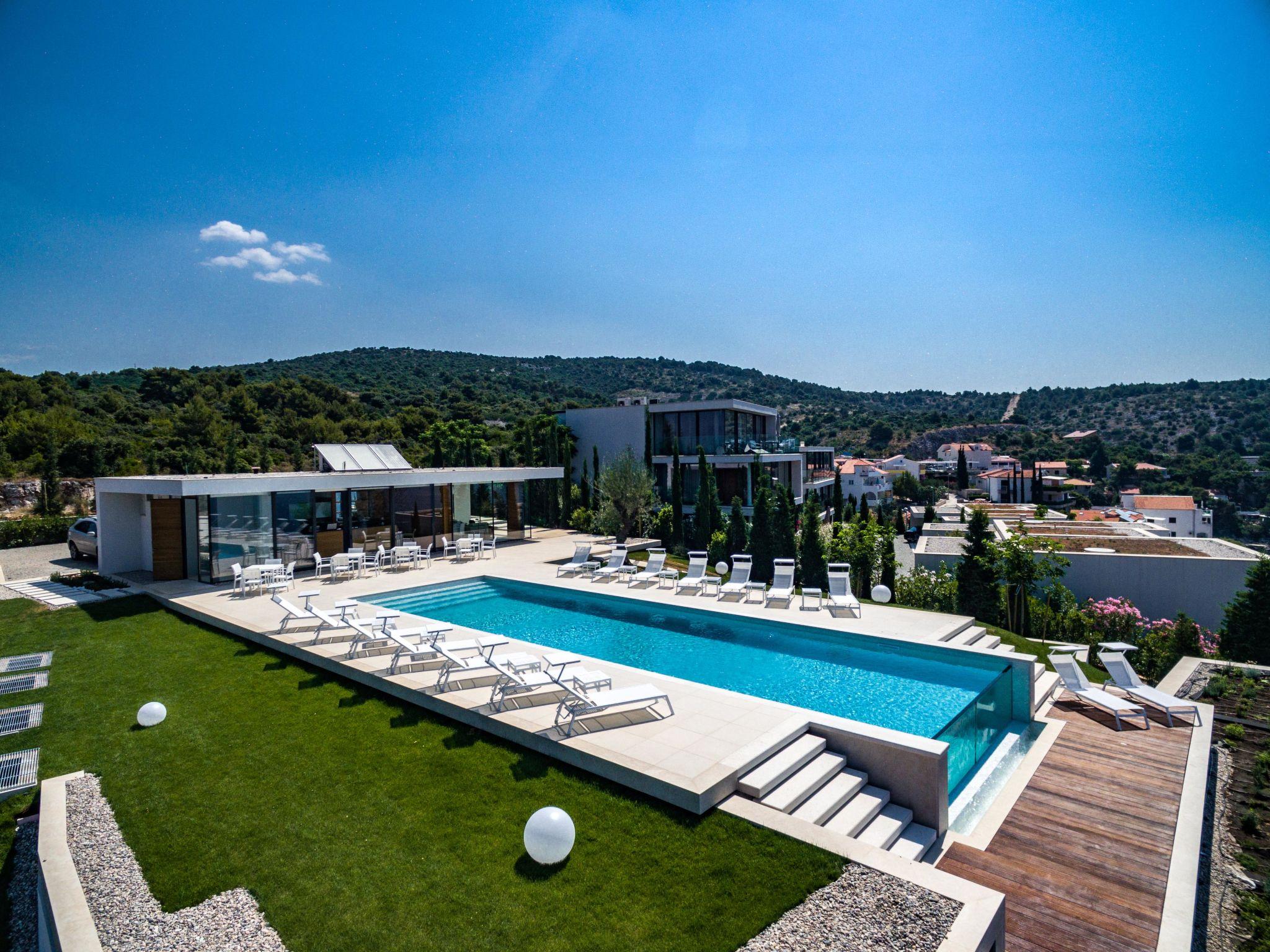 Photo 1 - 2 bedroom Apartment in Primošten with swimming pool and sea view