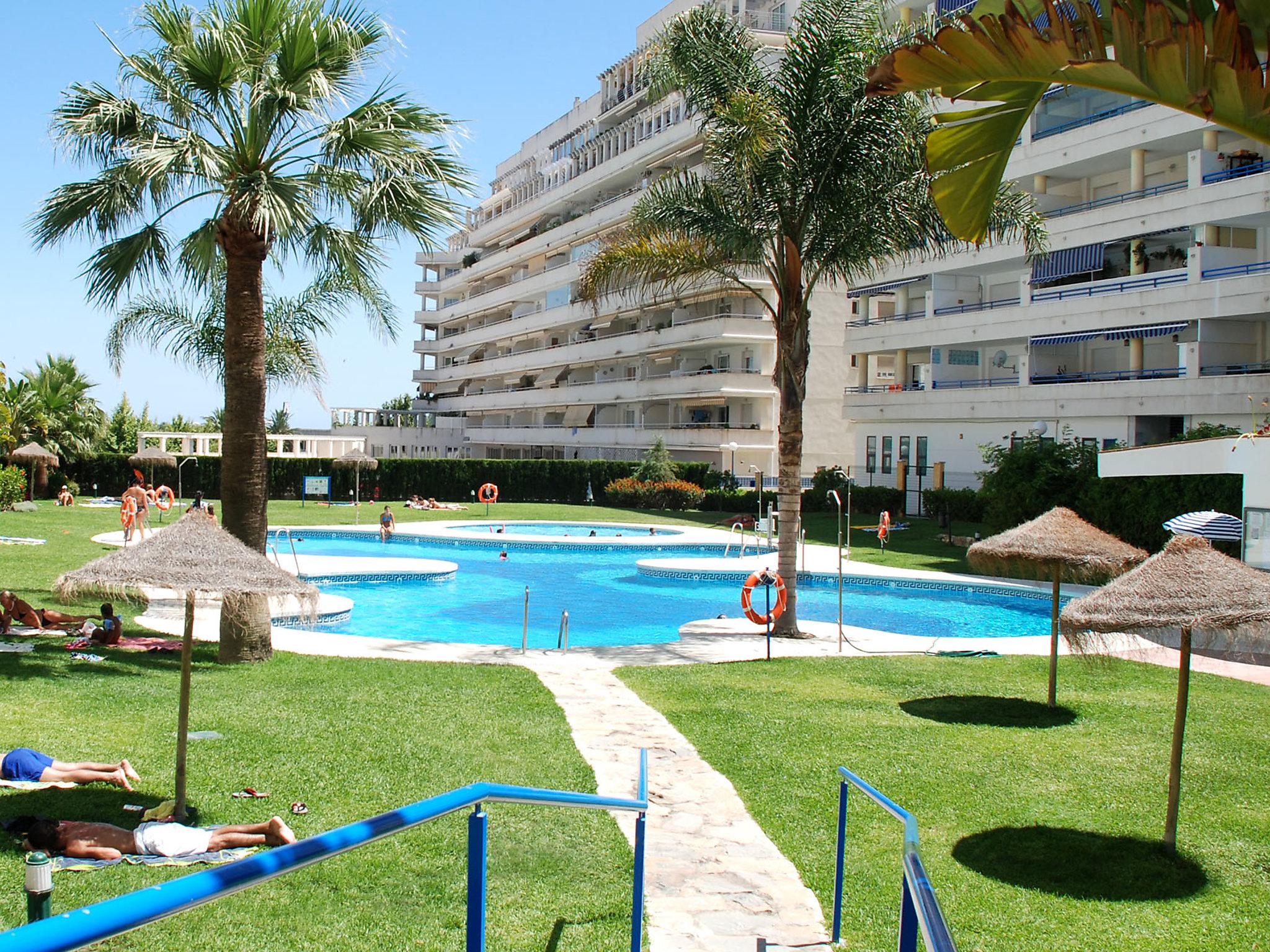 Foto 1 - Apartamento de 2 quartos em Marbella com piscina e vistas do mar