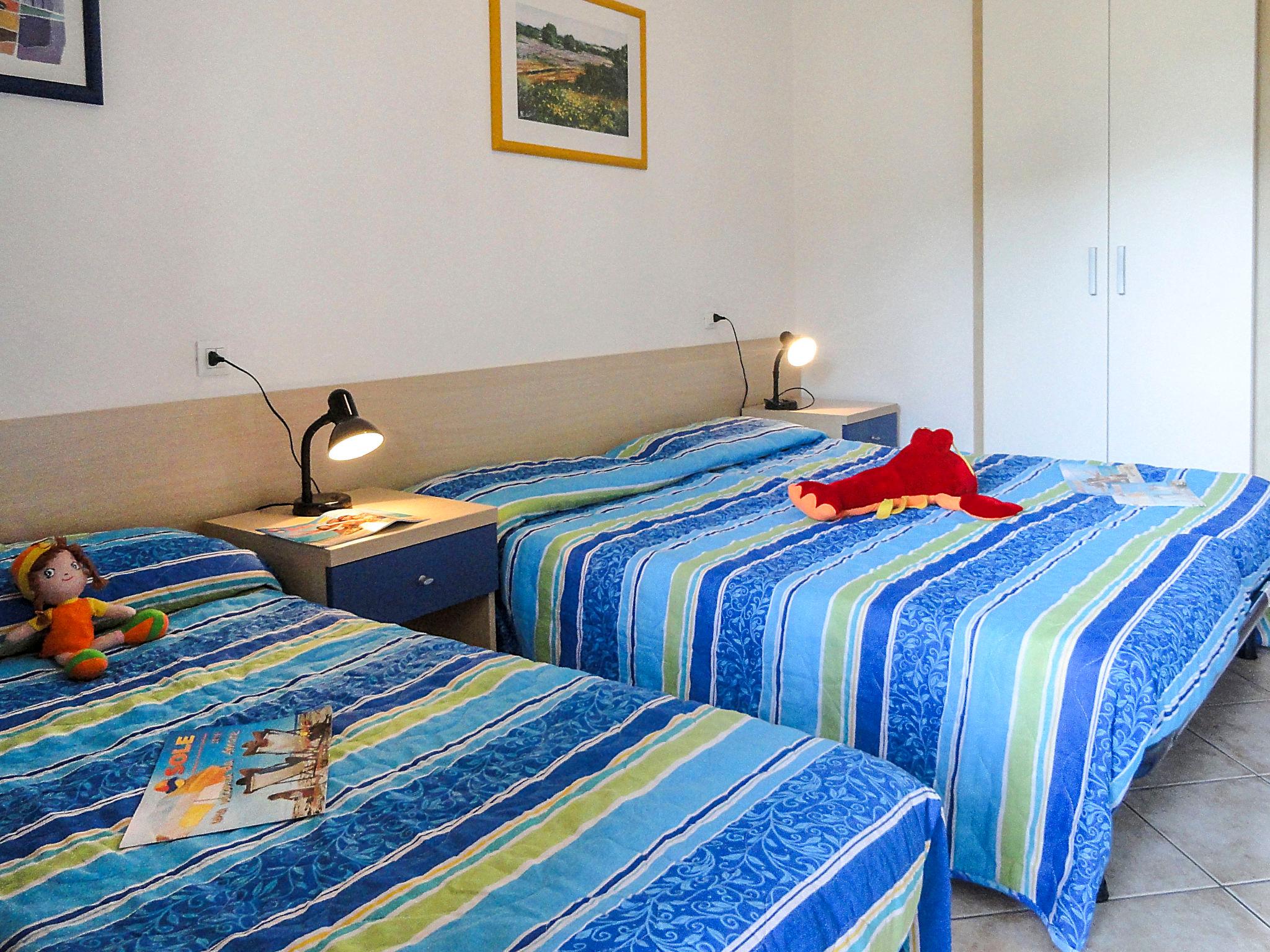 Photo 9 - 1 bedroom Apartment in San Michele al Tagliamento with swimming pool and sea view