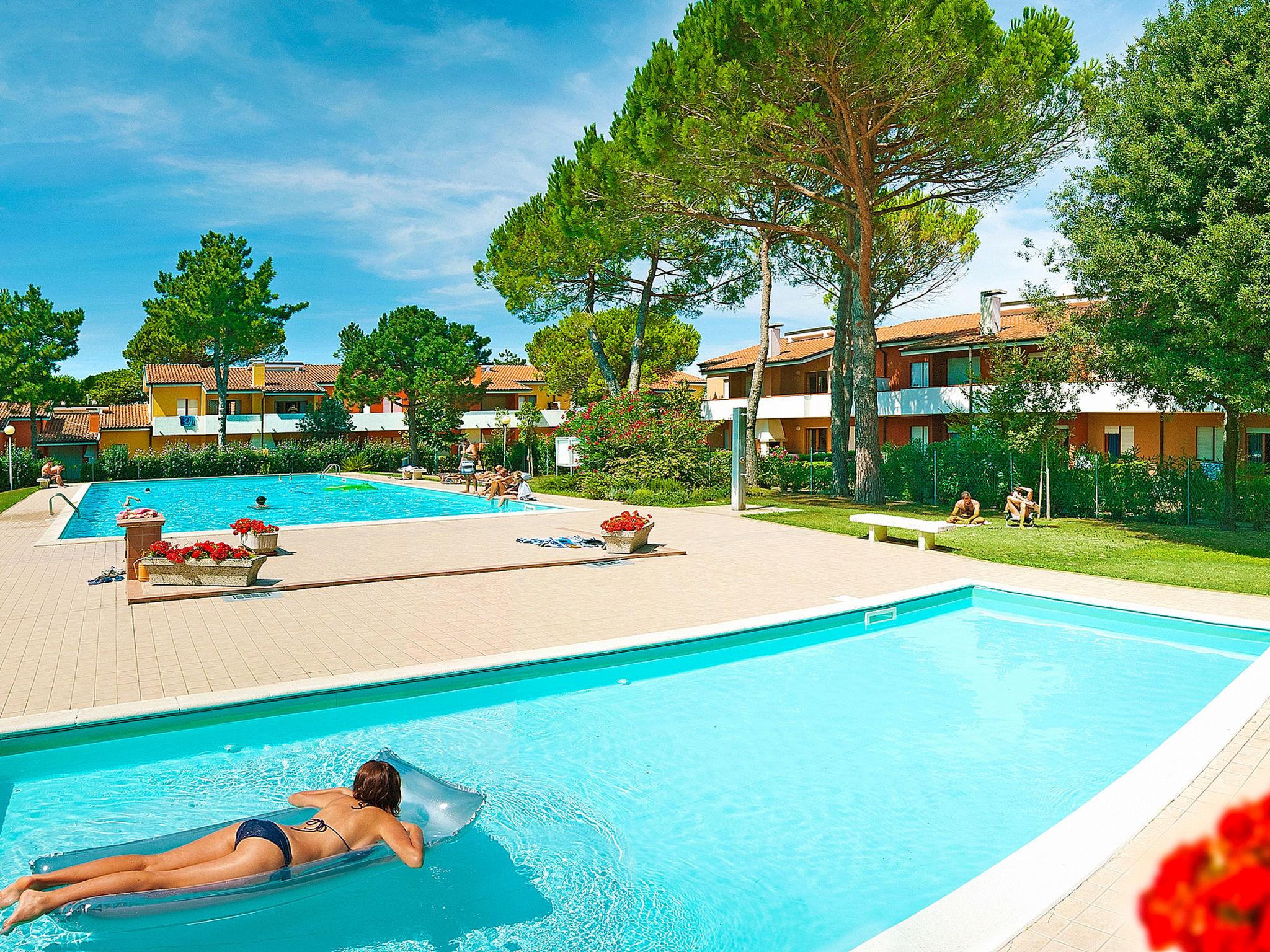 Photo 11 - Appartement de 1 chambre à San Michele al Tagliamento avec piscine et jardin