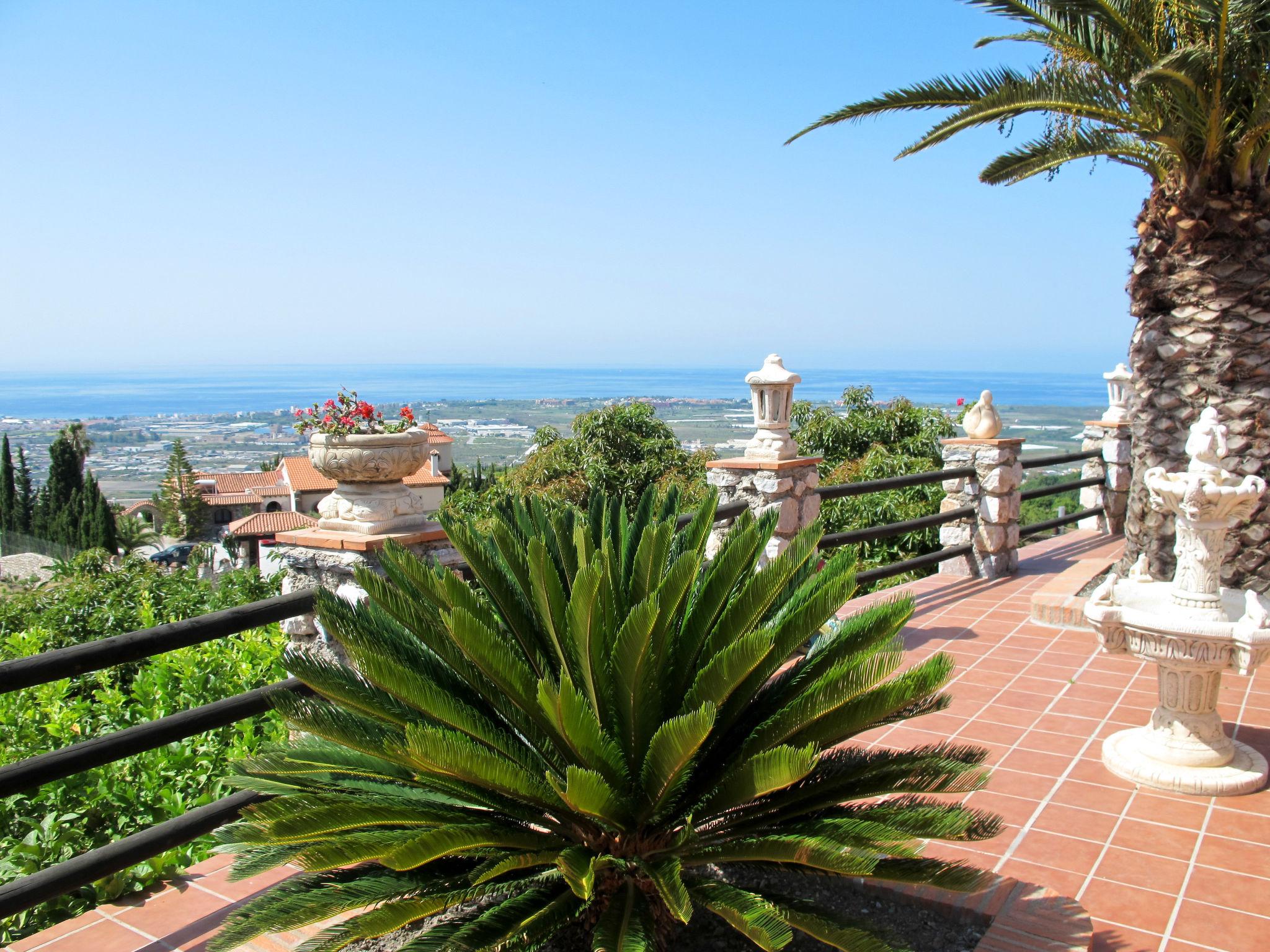 Foto 21 - Casa con 2 camere da letto a Motril con piscina privata e giardino