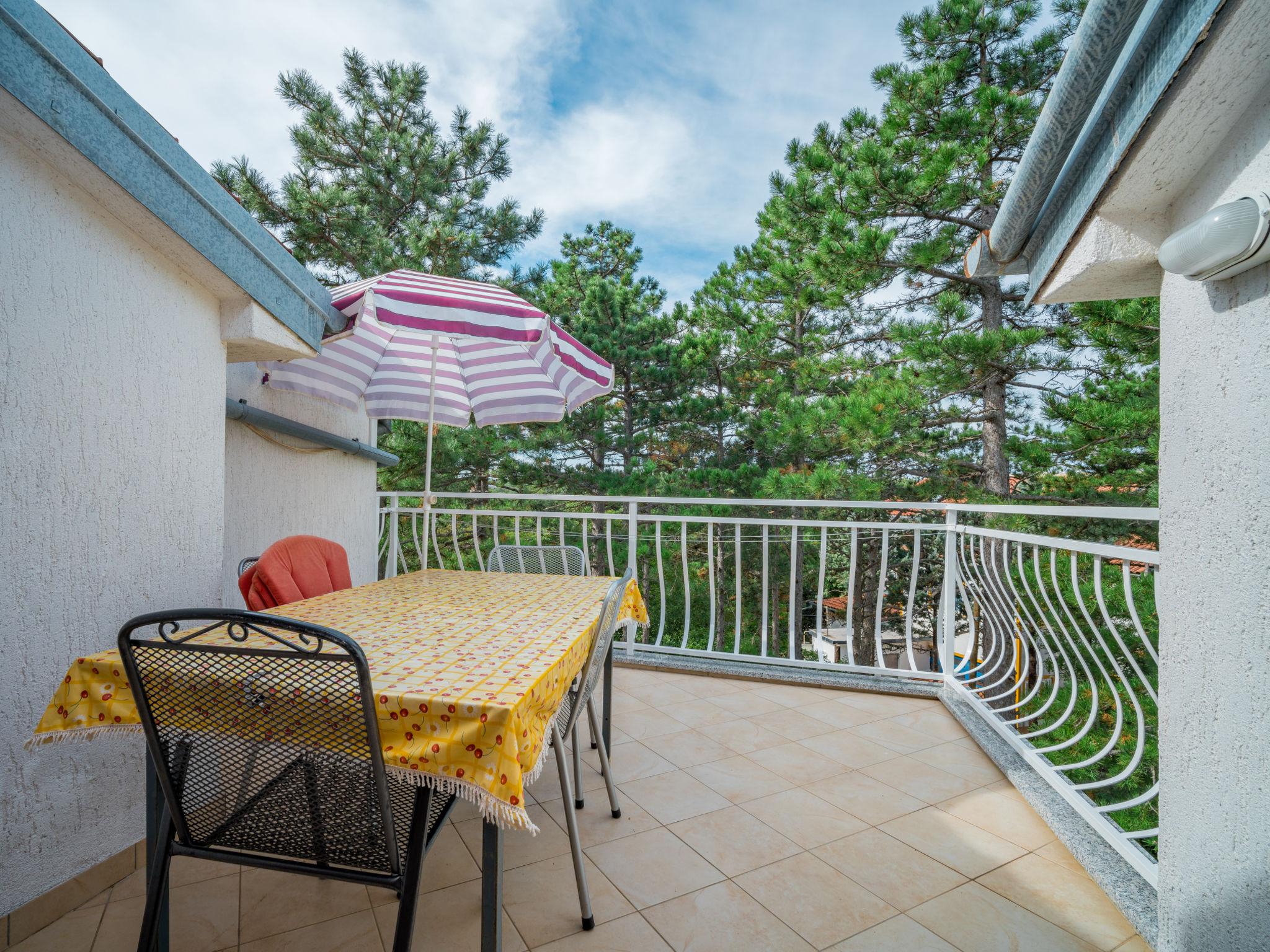 Photo 3 - Appartement de 1 chambre à Crikvenica avec piscine et vues à la mer