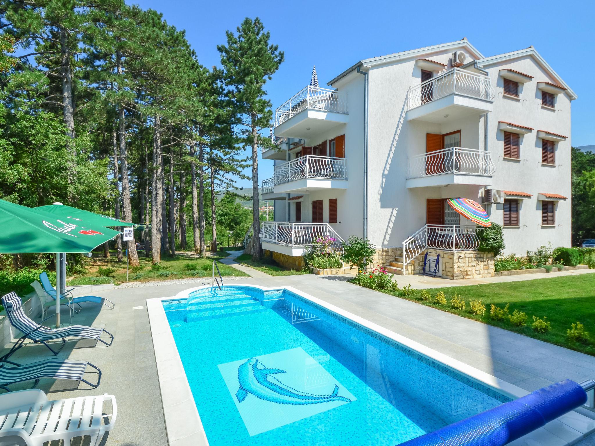 Foto 5 - Apartamento de 1 habitación en Crikvenica con piscina y vistas al mar