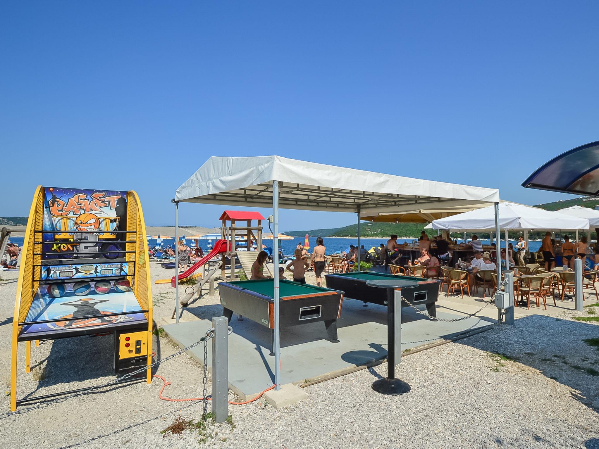 Foto 20 - Appartamento con 1 camera da letto a Crikvenica con piscina e giardino