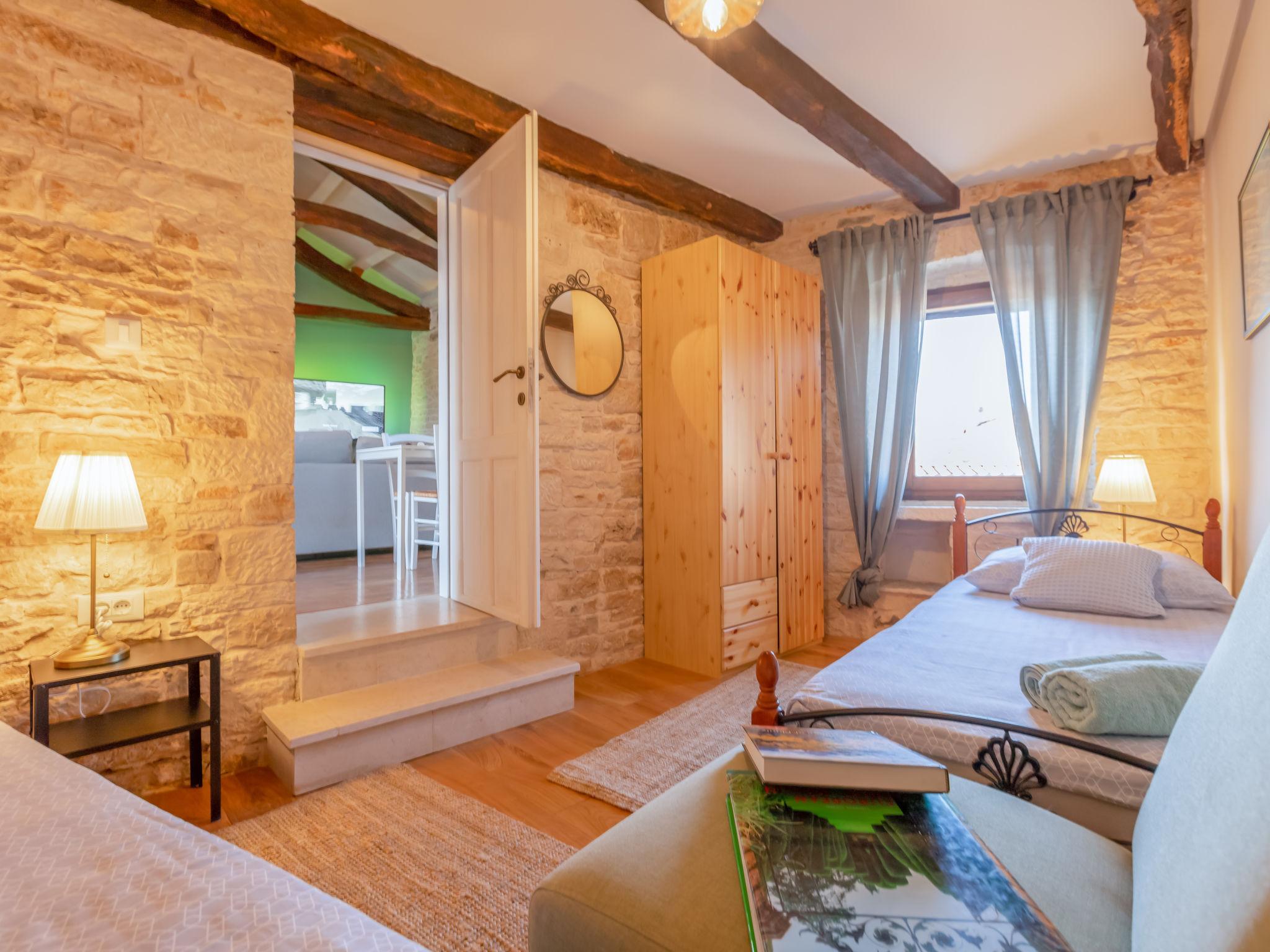Foto 5 - Appartamento con 2 camere da letto a Sveti Petar u Šumi con piscina privata e vista mare