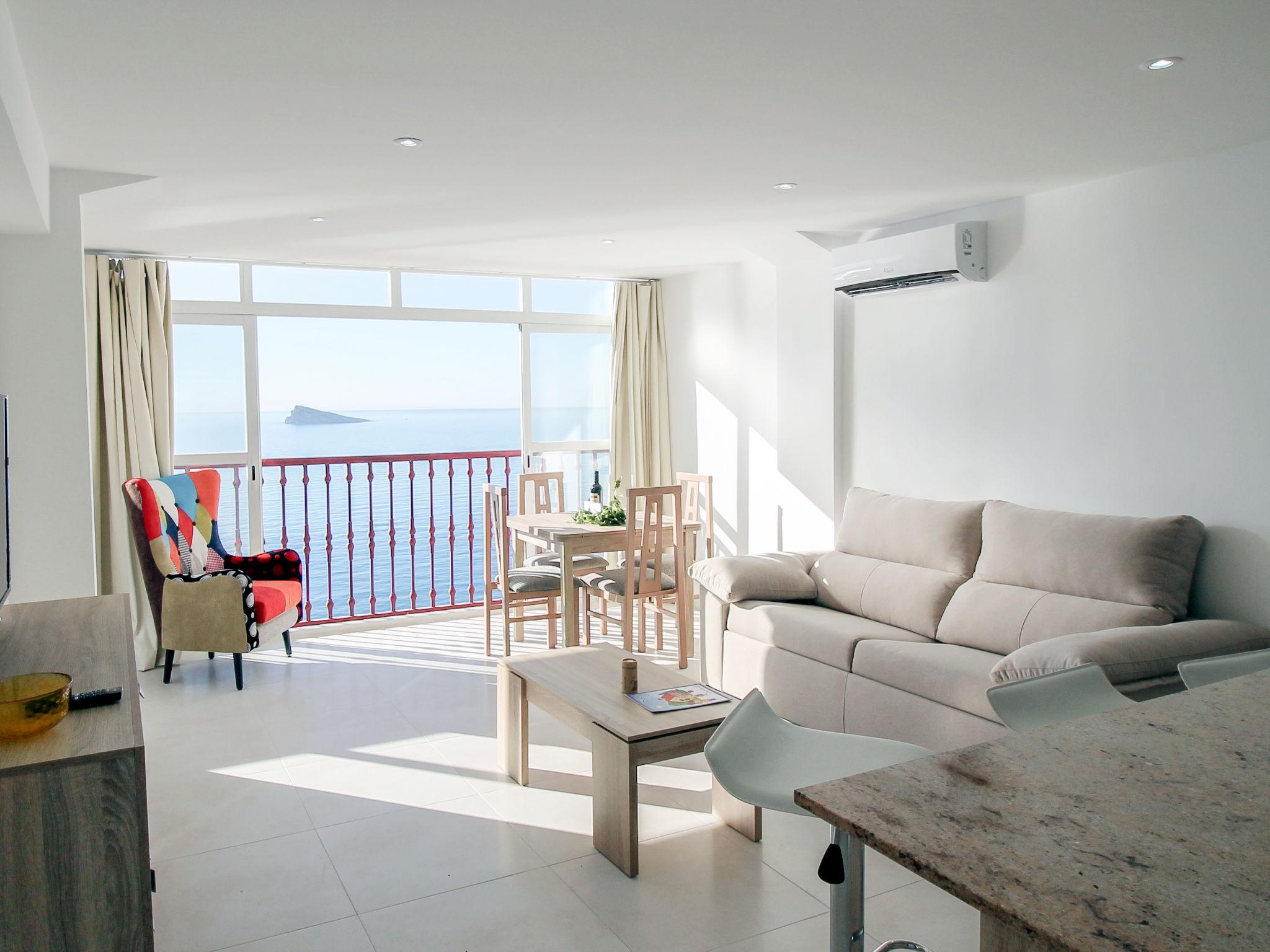 Photo 1 - Appartement de 2 chambres à Benidorm avec piscine privée et vues à la mer