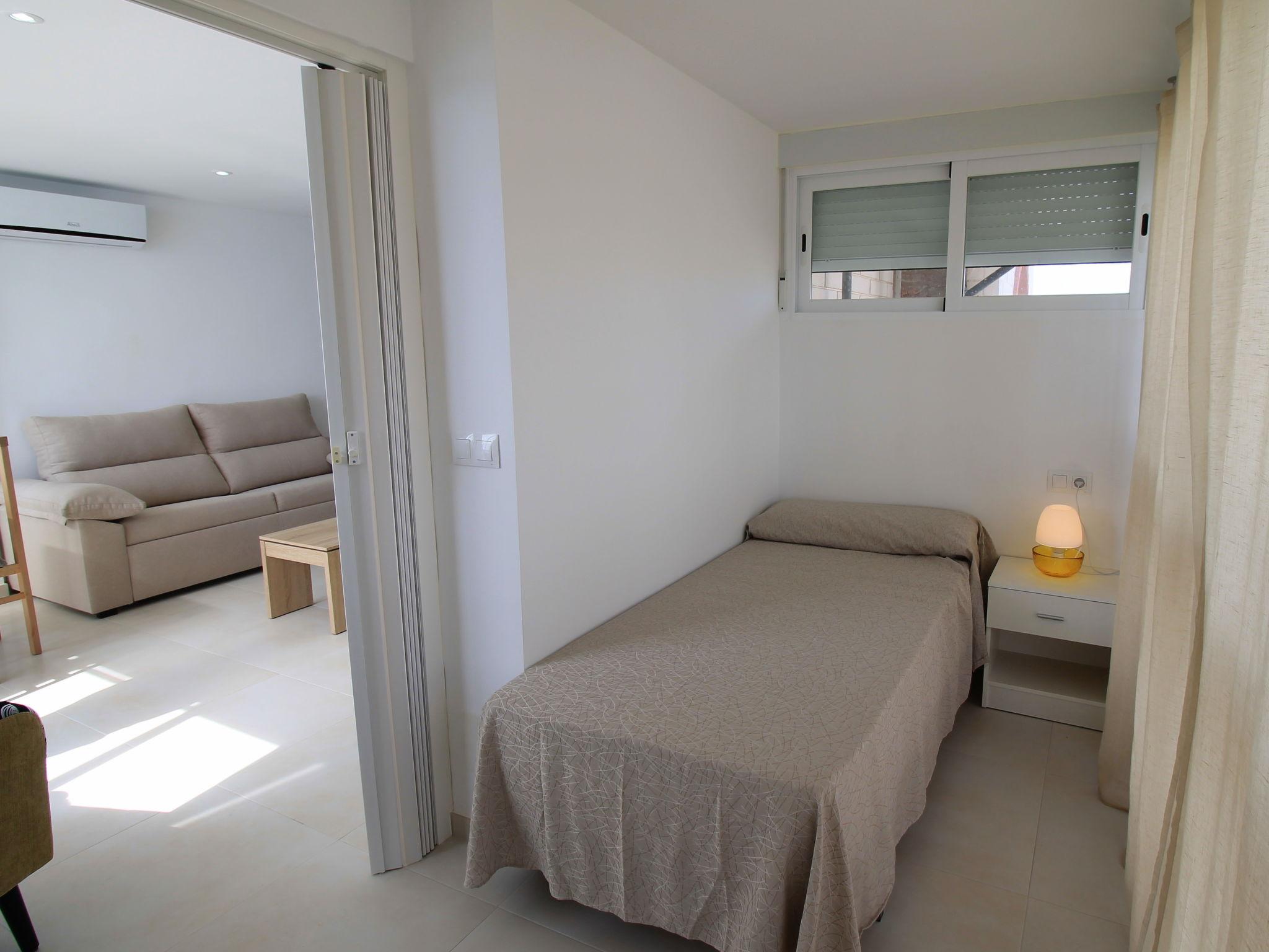 Foto 11 - Apartamento de 2 habitaciones en Benidorm con piscina privada y vistas al mar