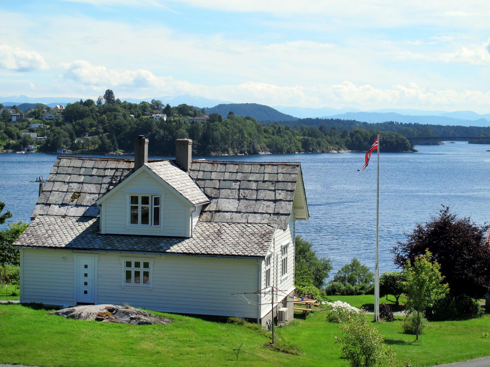 Photo 1 - Maison de 4 chambres à Hagavik avec jardin