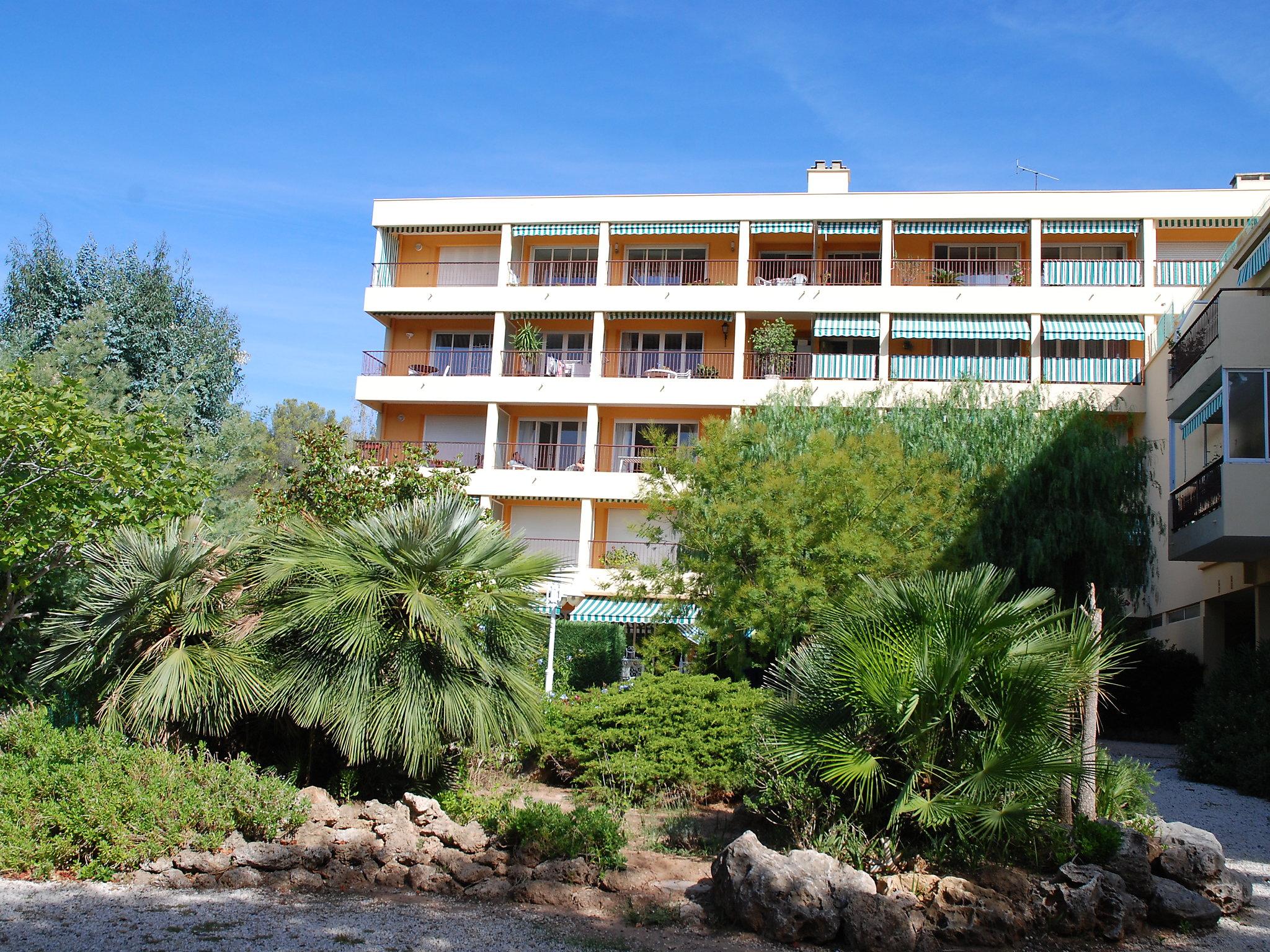 Foto 14 - Apartment mit 2 Schlafzimmern in Saint-Raphaël mit terrasse und blick aufs meer