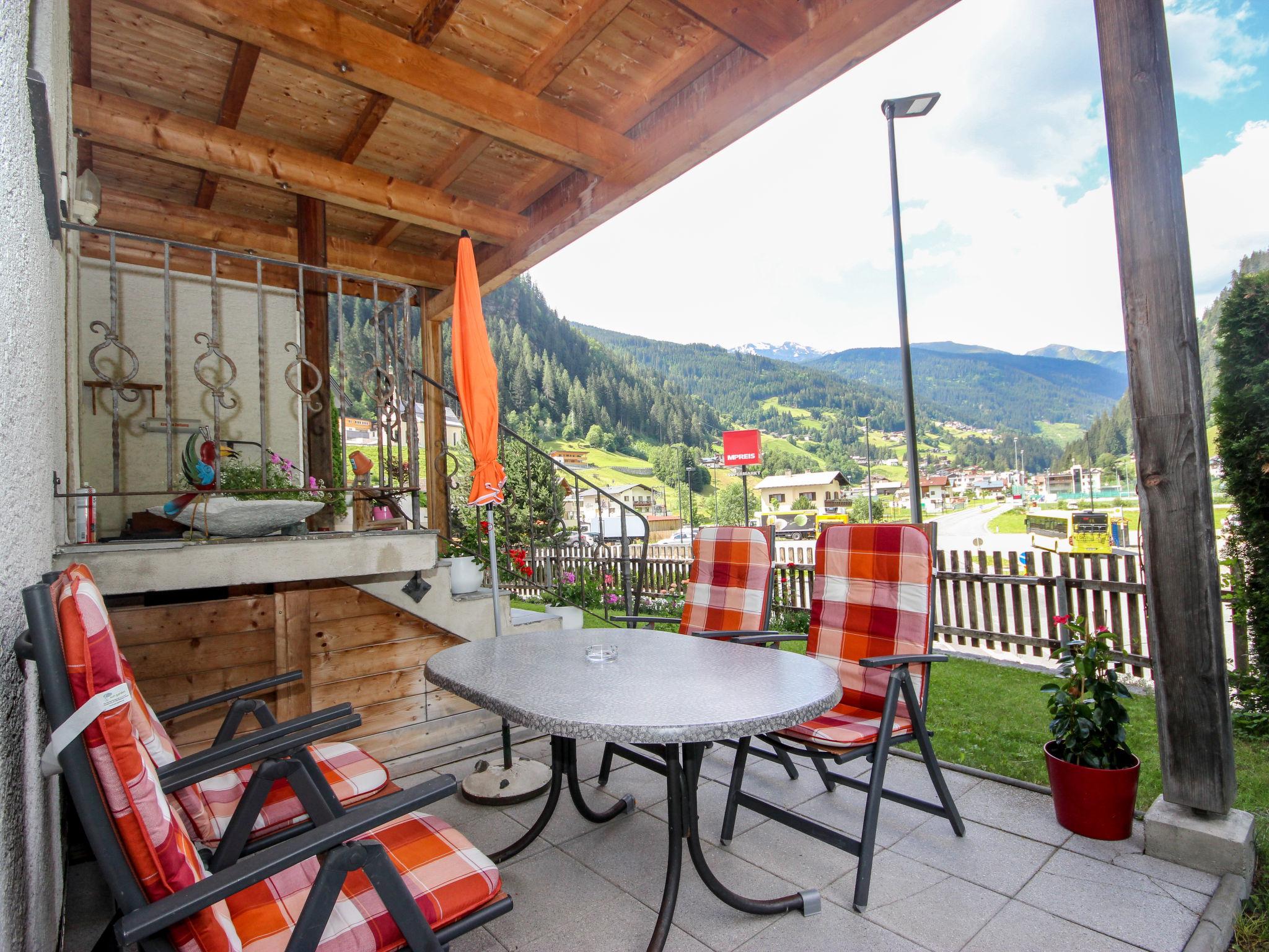 Photo 15 - 2 bedroom Apartment in See with garden and mountain view