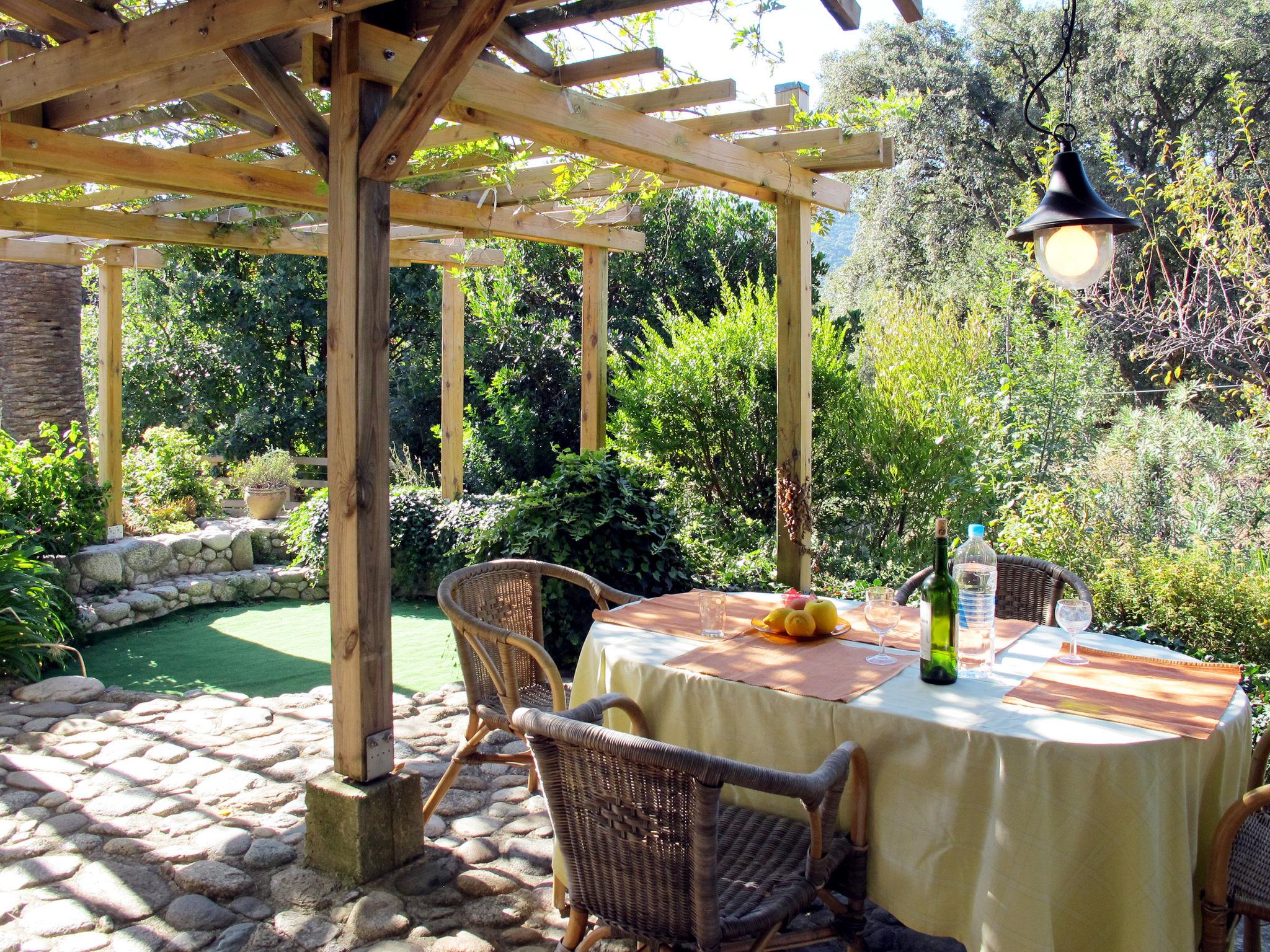 Foto 2 - Casa con 2 camere da letto a Prunelli-di-Fiumorbo con giardino e terrazza