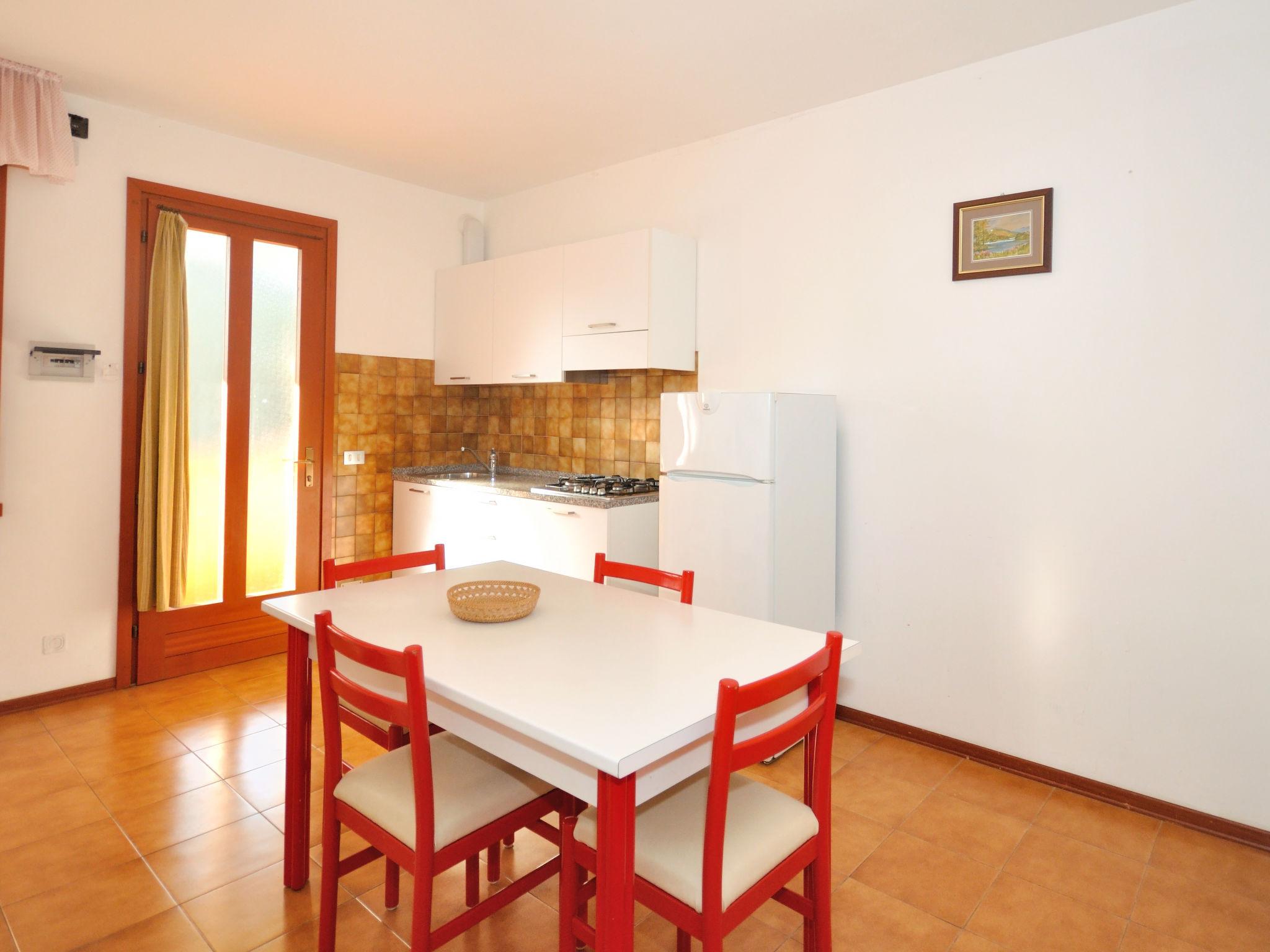 Photo 4 - 1 bedroom Apartment in San Michele al Tagliamento with garden and sea view