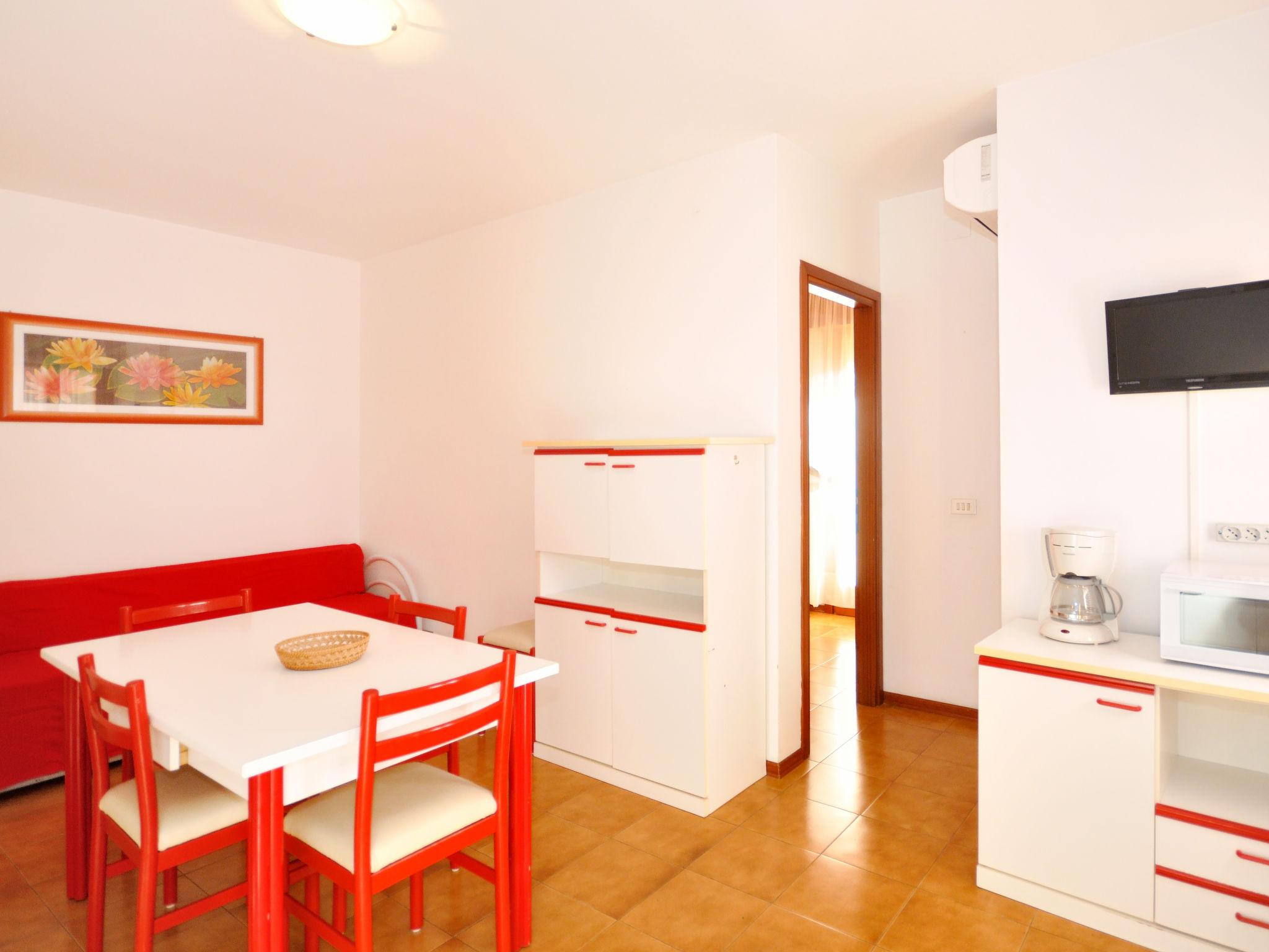 Foto 2 - Apartment mit 1 Schlafzimmer in San Michele al Tagliamento mit garten und blick aufs meer