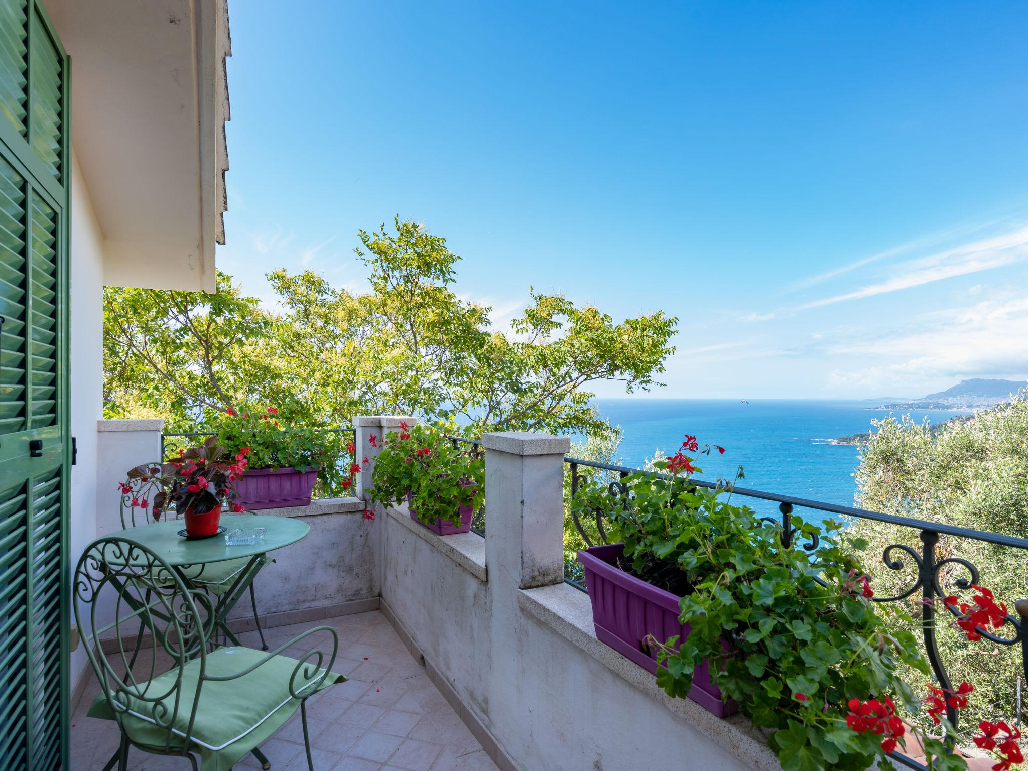 Foto 5 - Apartment mit 2 Schlafzimmern in Ventimiglia mit privater pool und blick aufs meer