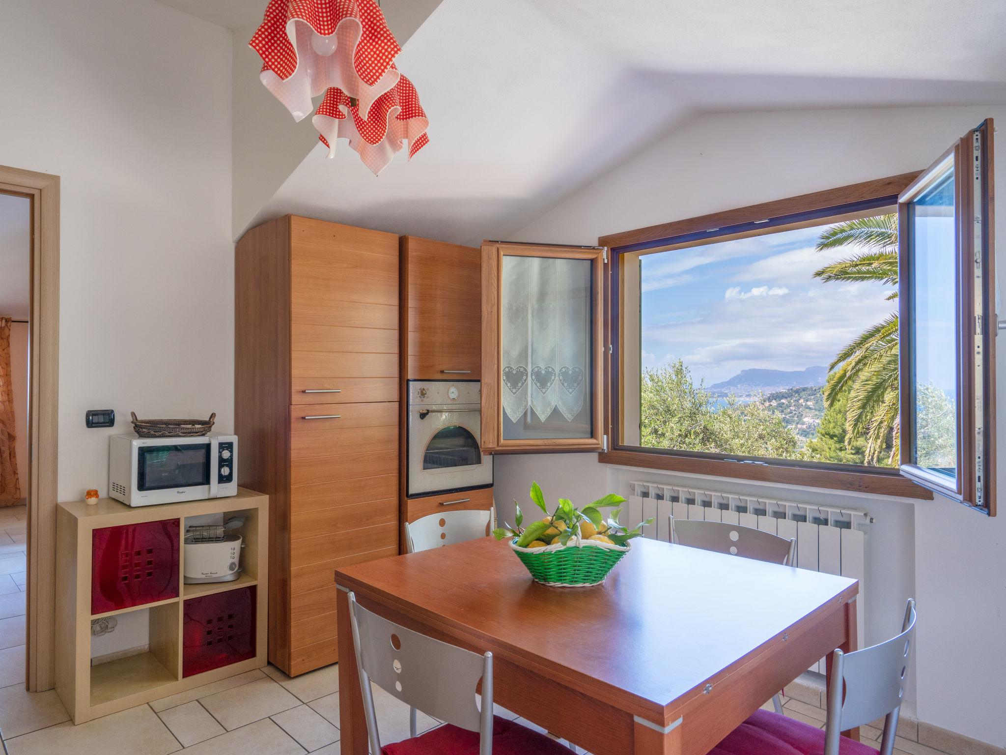 Foto 8 - Apartamento de 2 quartos em Ventimiglia com piscina privada e jardim