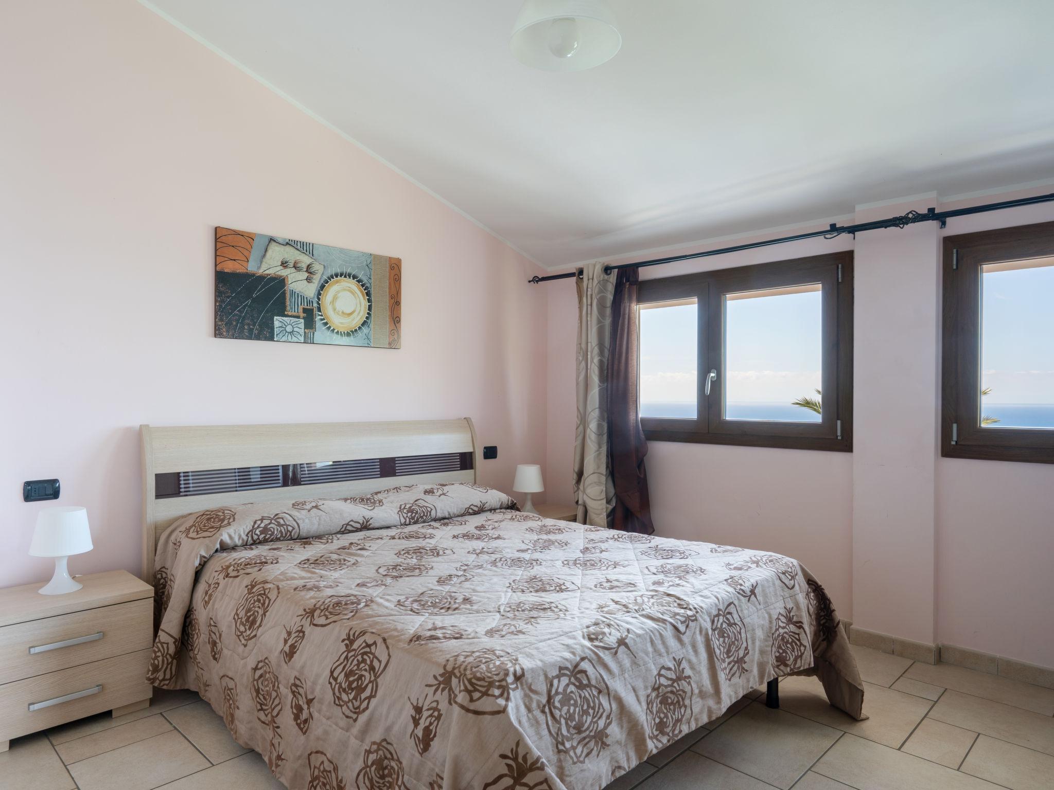 Photo 11 - 2 bedroom Apartment in Ventimiglia with private pool and garden