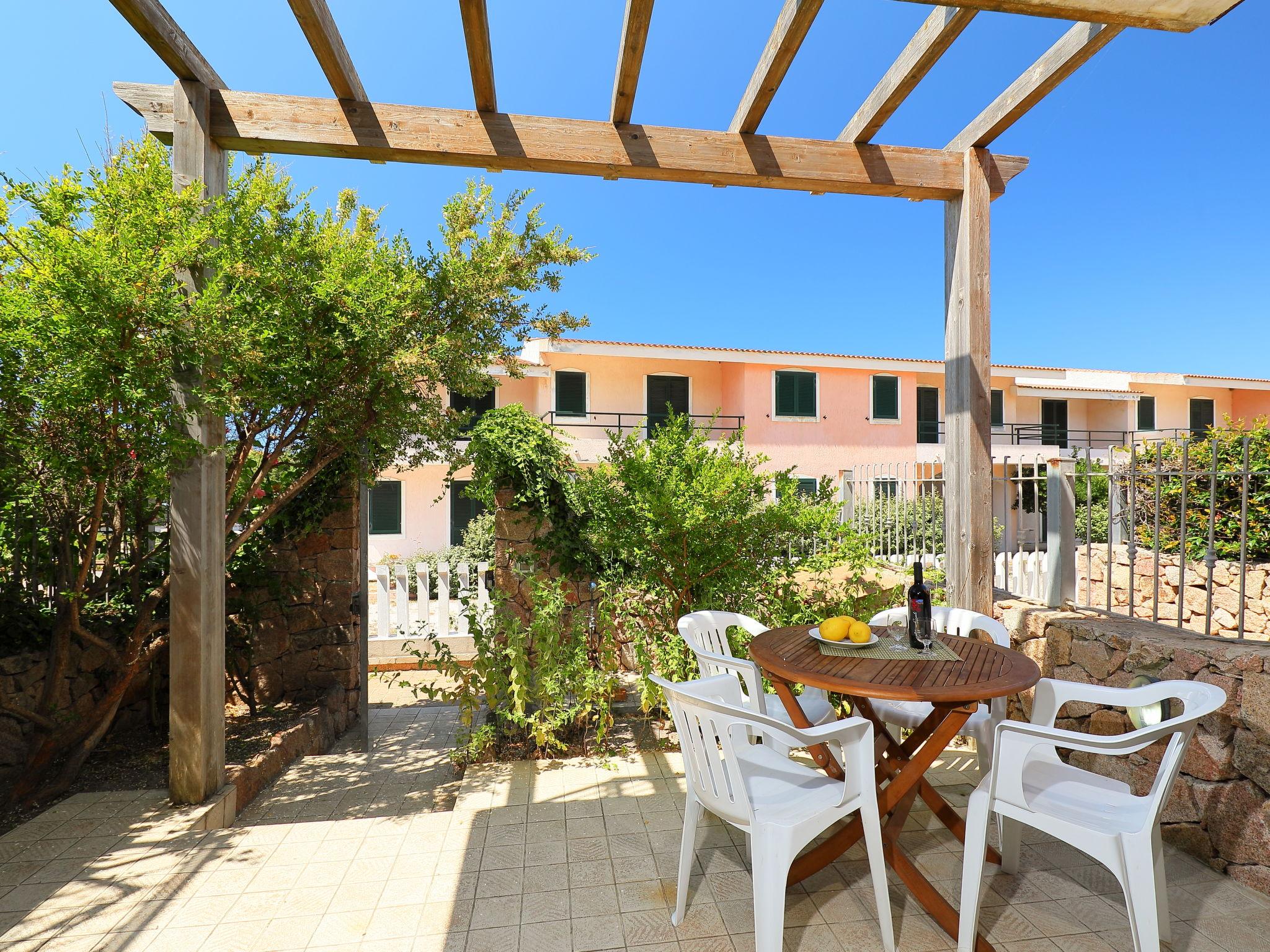 Foto 3 - Apartamento de 1 quarto em Valledoria com terraço e vistas do mar